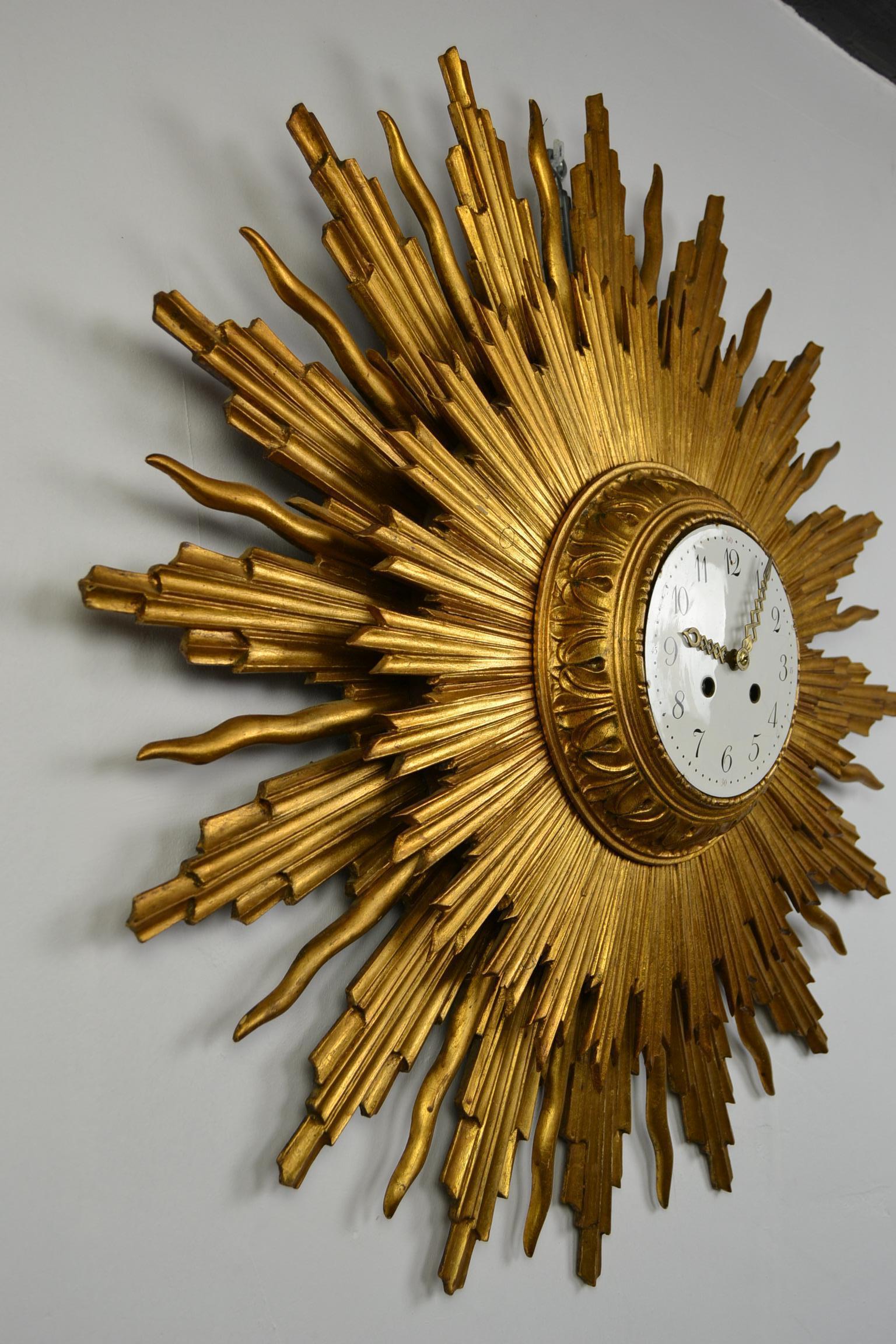 Large 1950s Giltwood Sunburst Clock 5