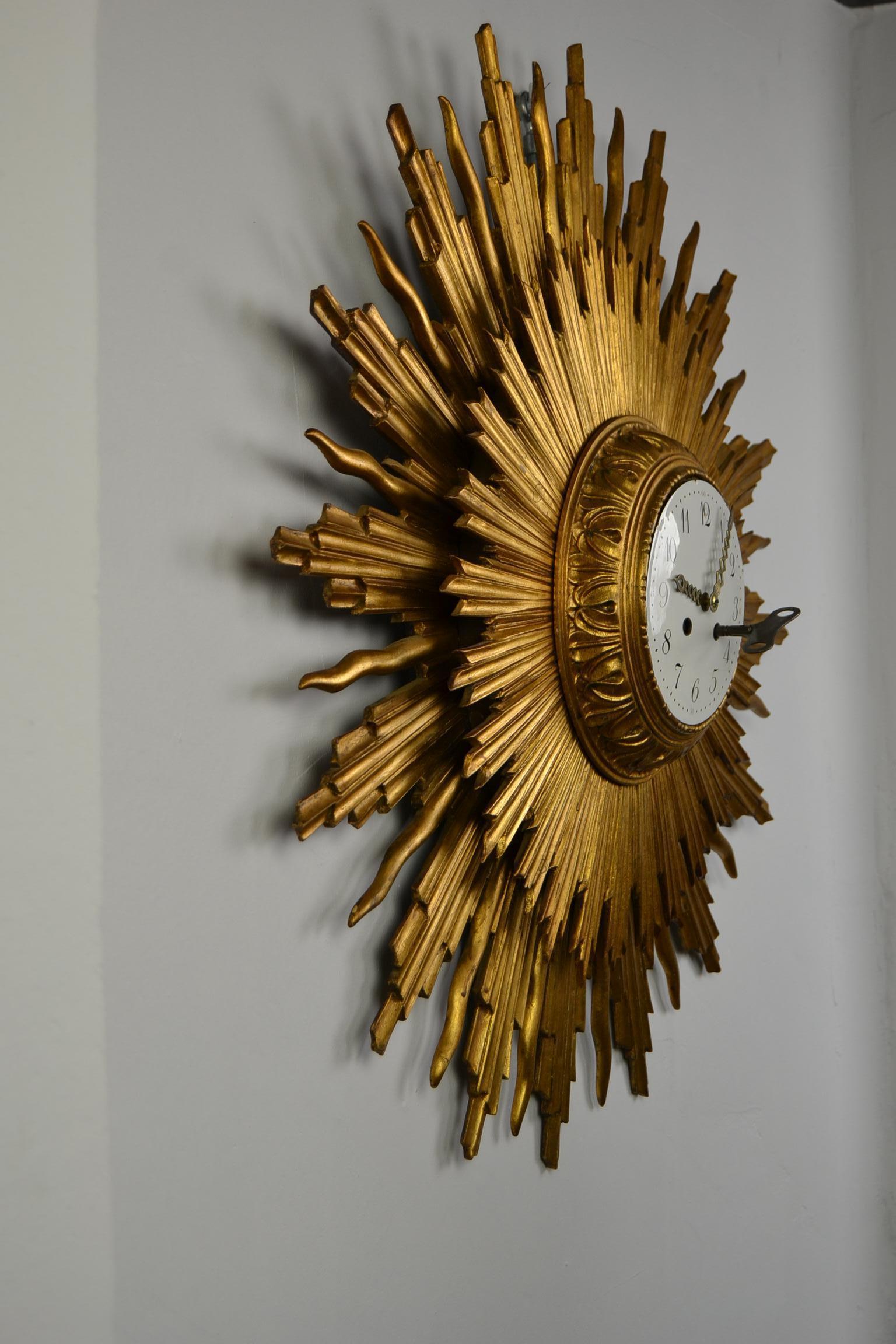 Large 1950s Giltwood Sunburst Clock 6