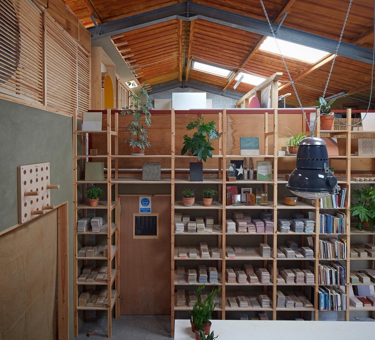 This substantial industrial pendant originates from mid-century Hungary and was manufactured by EKA (Elektromos Készülékek és Anyagok Gyára), a state-run factory known for producing heavy-duty electrical equipment and lighting for industrial and