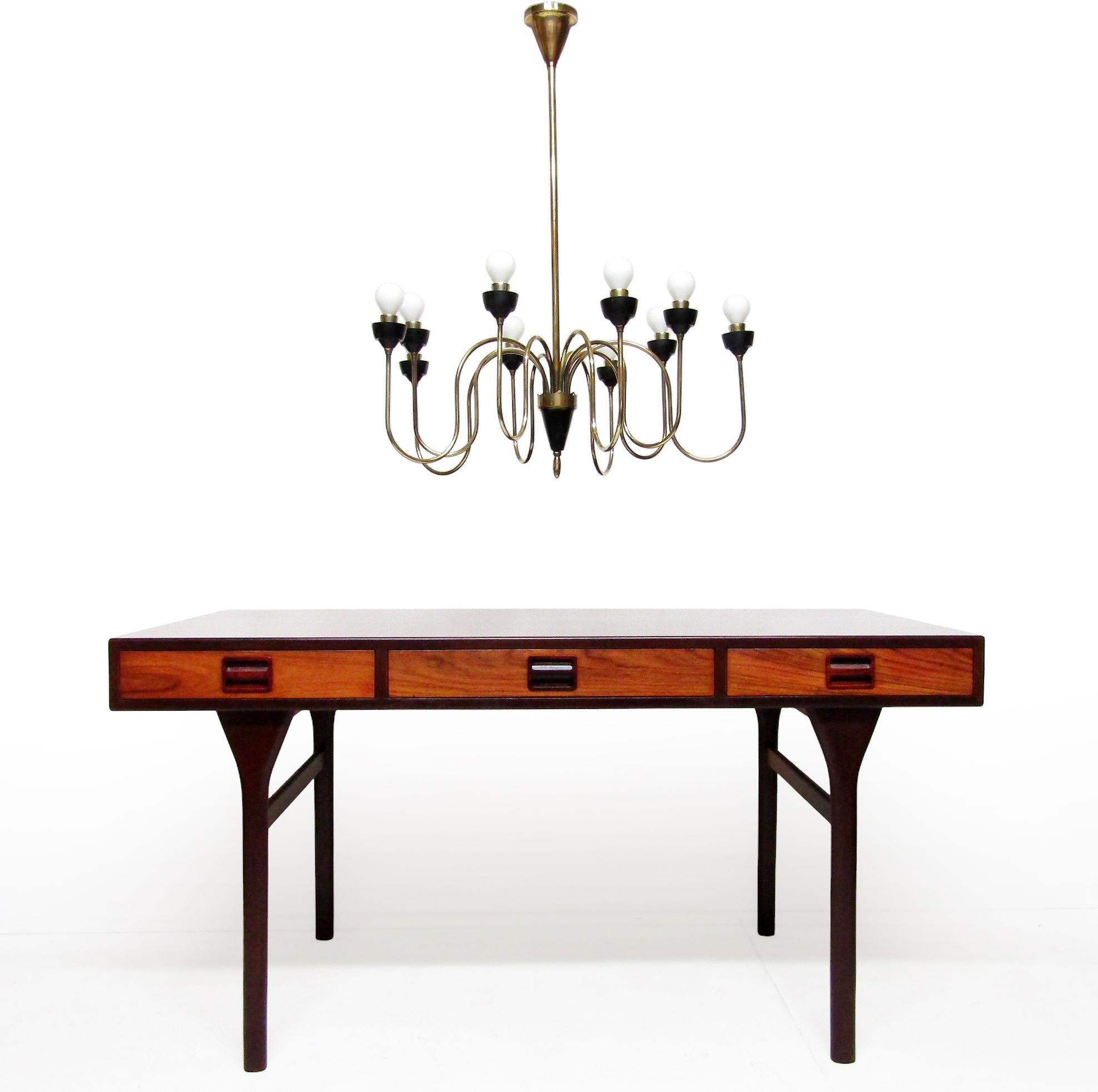 20th Century Large 1950s Italian Chandelier In Brass Attributed To Angelo Lelli For Sale
