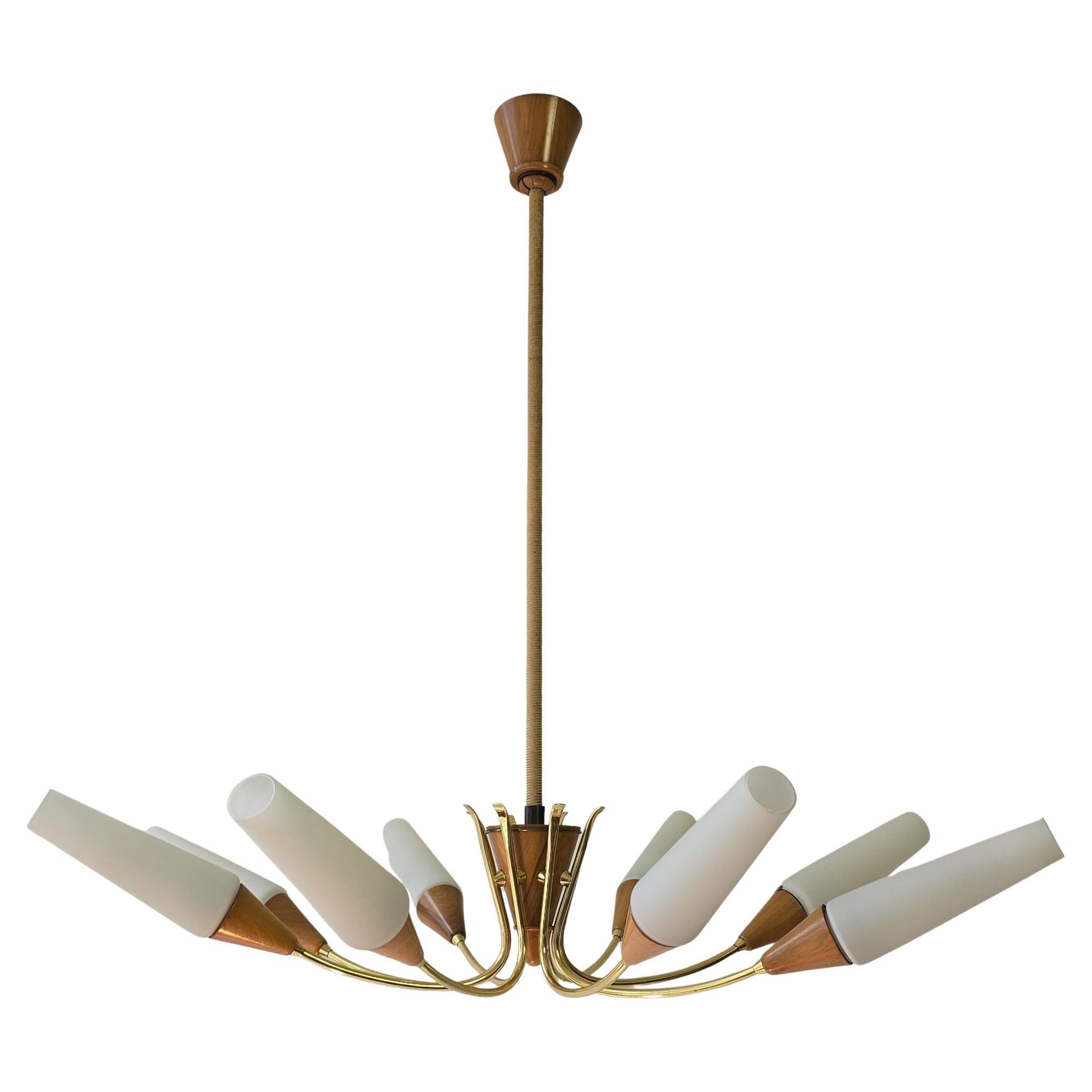 Mid-Century Modern Large 1950s Italian Chandelier In Brass, Glass and wood For Sale