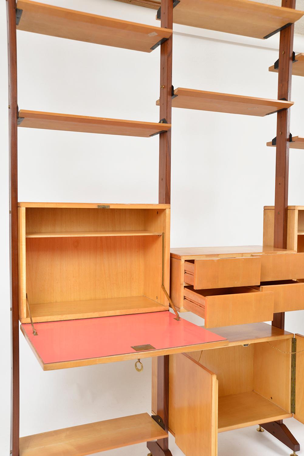 Large 1950s Italian Mid Century Teak Maple Freestanding Shelving System 18 Piece For Sale 4