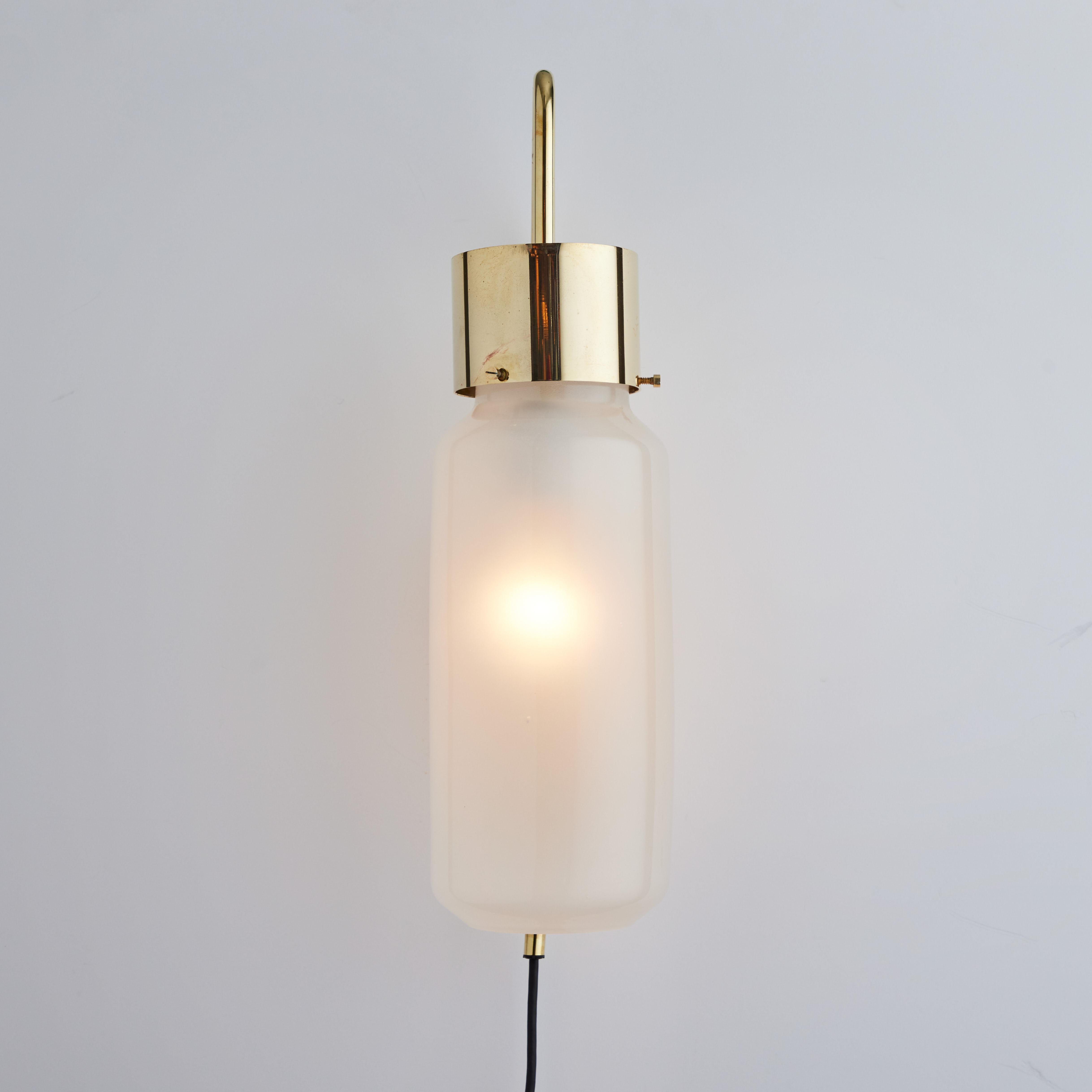 Large 1950s Luigi Caccia Dominioni 'LP 10' wall light with Azucena Stamp. An exceptionally rare and beautifully sculptural wall lamp executed in architectural brass and opaline glass, Italy, circa 1958. An incredibly refined and timelessly modern