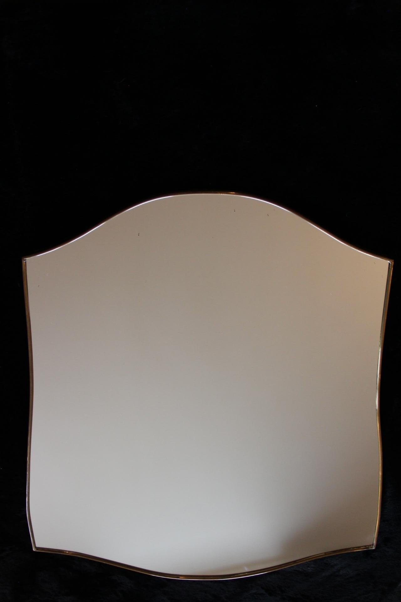 Grand miroir mural moderniste en laiton des années 1950, style Gio Ponti en vente 6