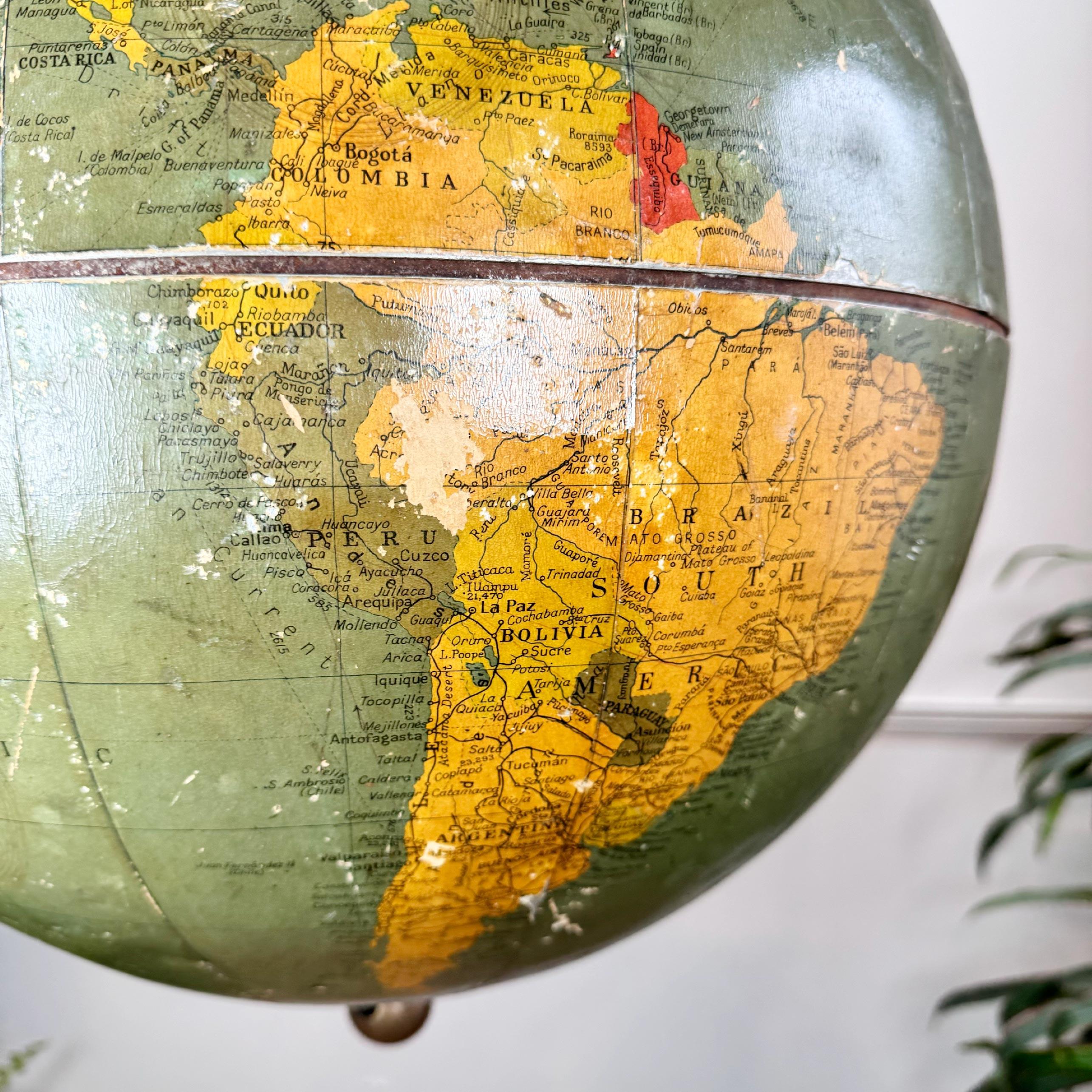 Large 1950's Philips' Hanging Globe en venta 2