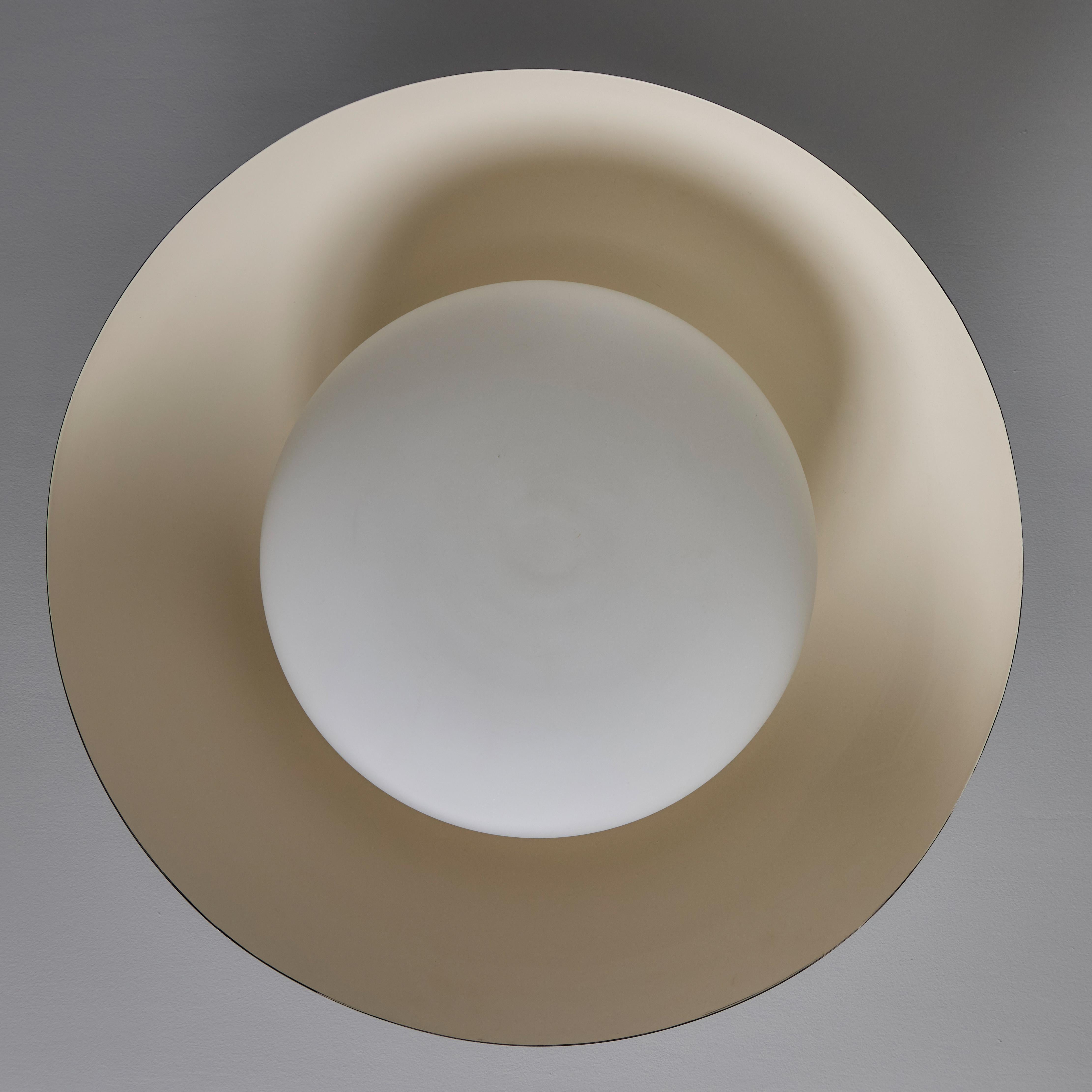 Grande lampada da soffitto in metallo nero e vetro opalino dello Stilnovo del 1950 di Bruno Gatta in vendita 10