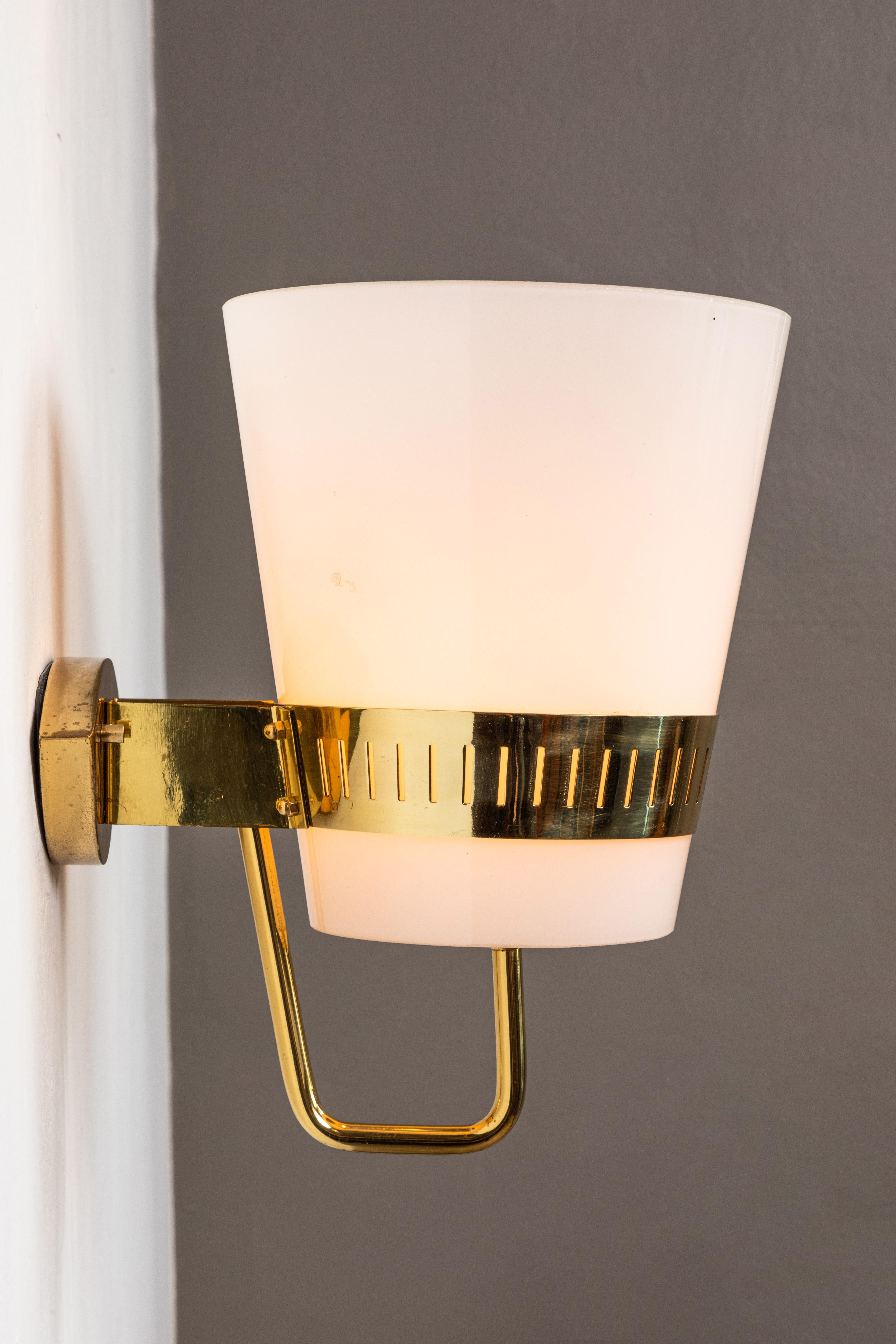 Mid-Century Modern Large 1950s Stilnovo Brass and Glass Sconce For Sale