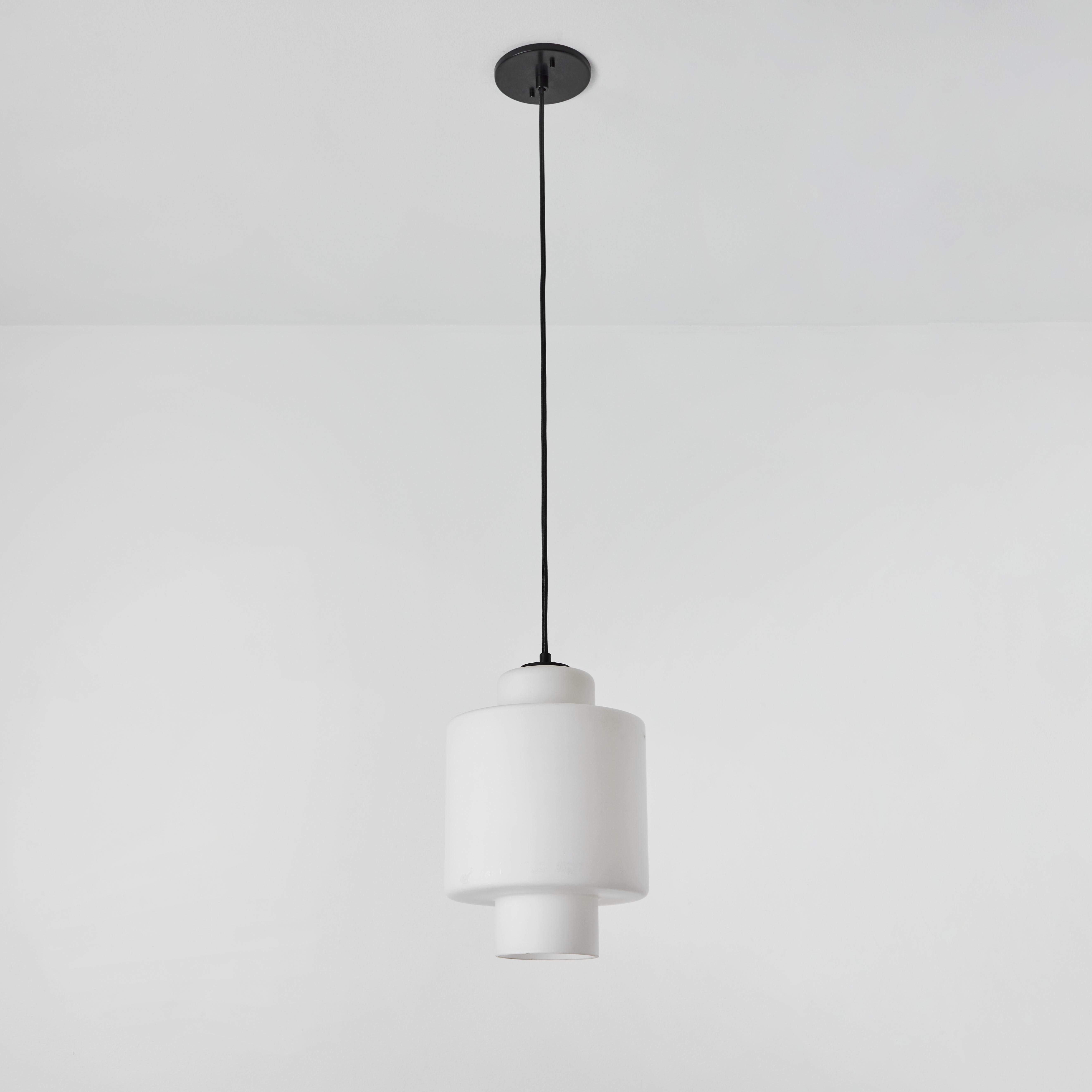 1960s Stilnovo Model #2120/1 Sculptural Opaline Glass Pendant In Good Condition For Sale In Glendale, CA