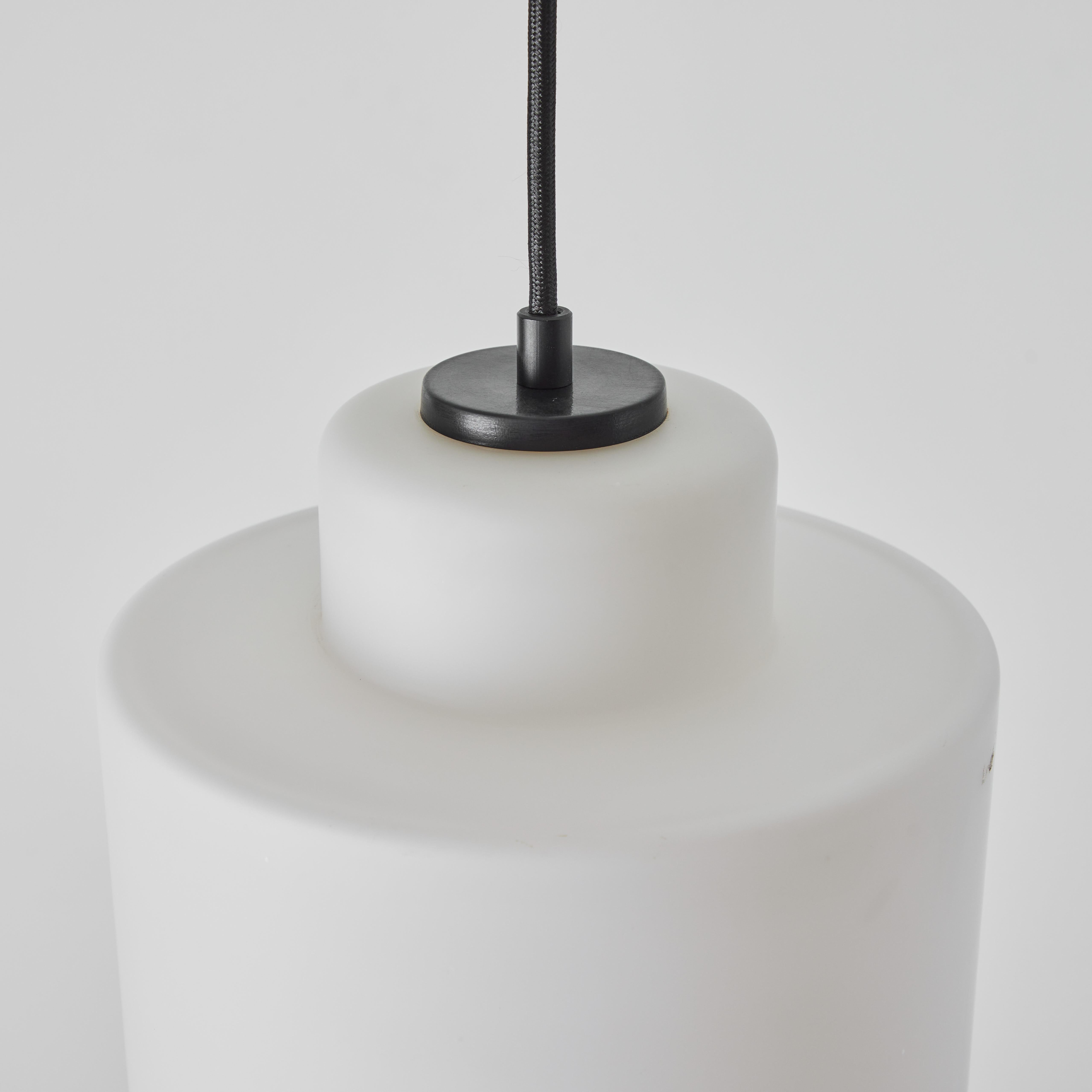 Mid-20th Century 1960s Stilnovo Model #2120/1 Sculptural Opaline Glass Pendant For Sale