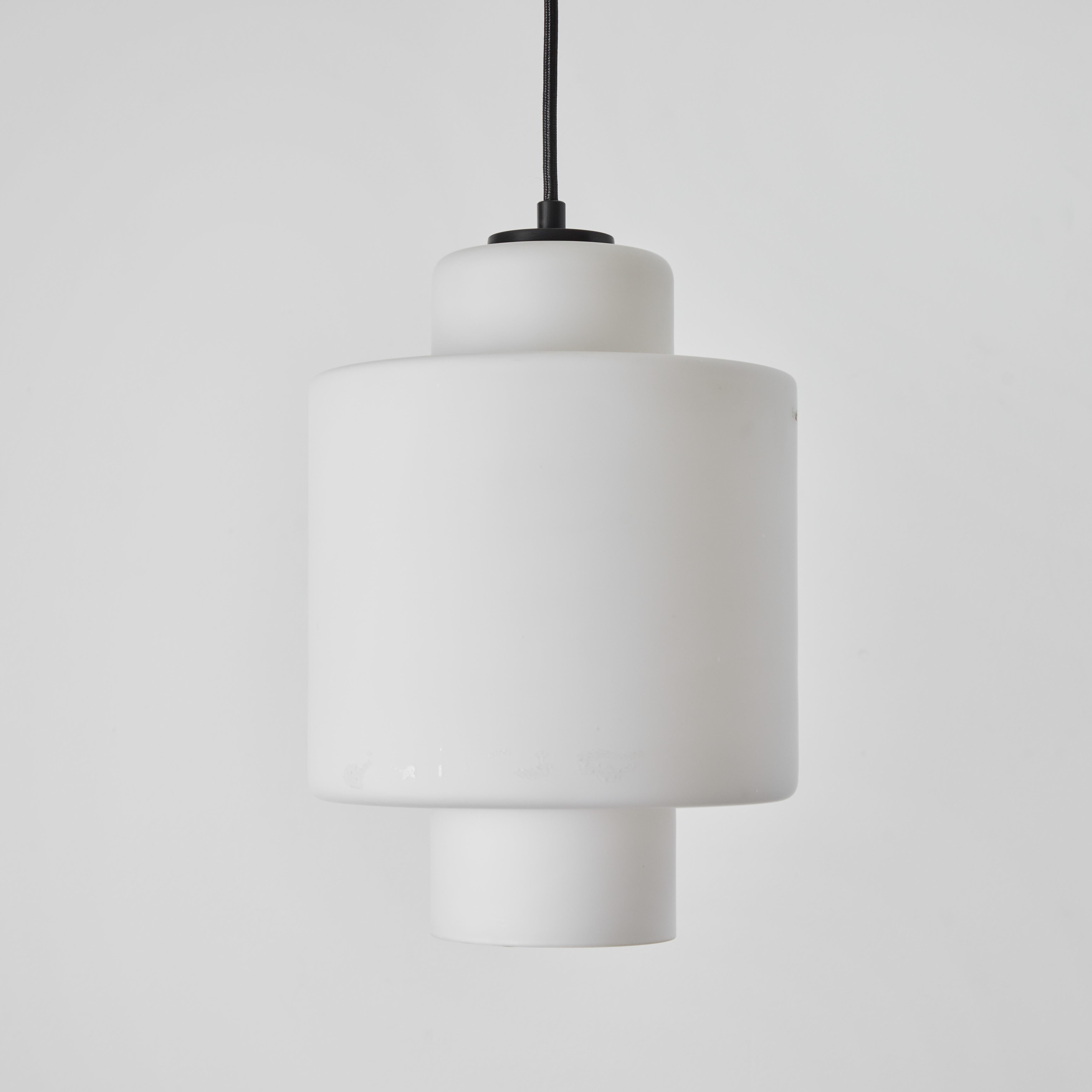 1960s Stilnovo Model #2120/1 Sculptural Opaline Glass Pendant For Sale 2