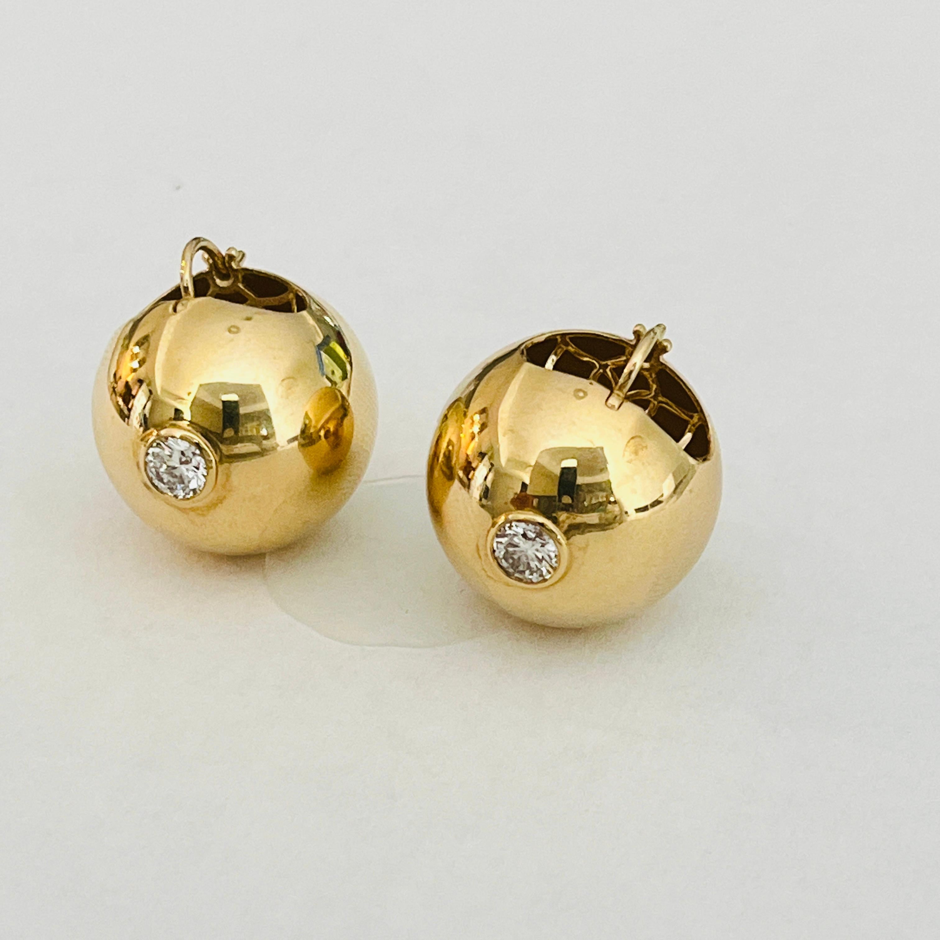 Taglio brillante Orecchini a sfera grandi da 19,5 mm in oro giallo 14K con diamanti - 0,50ct TW (H/SI1) - S in vendita