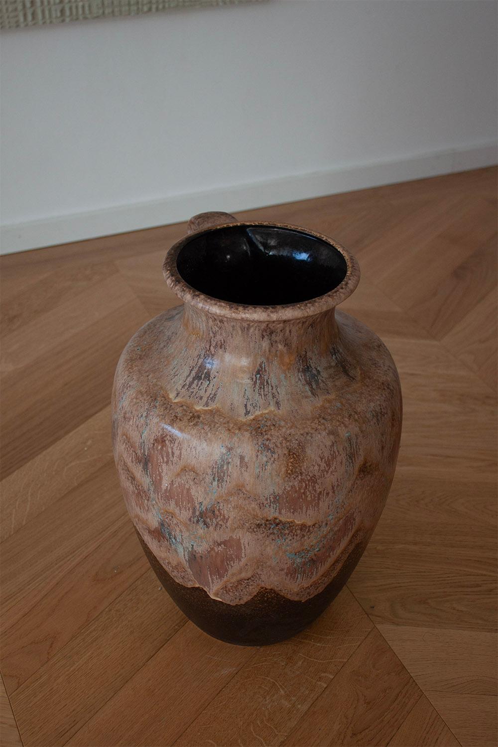 20ième siècle Grand vase de sol en céramique lave de Dümler & Breiden de 1960. en vente