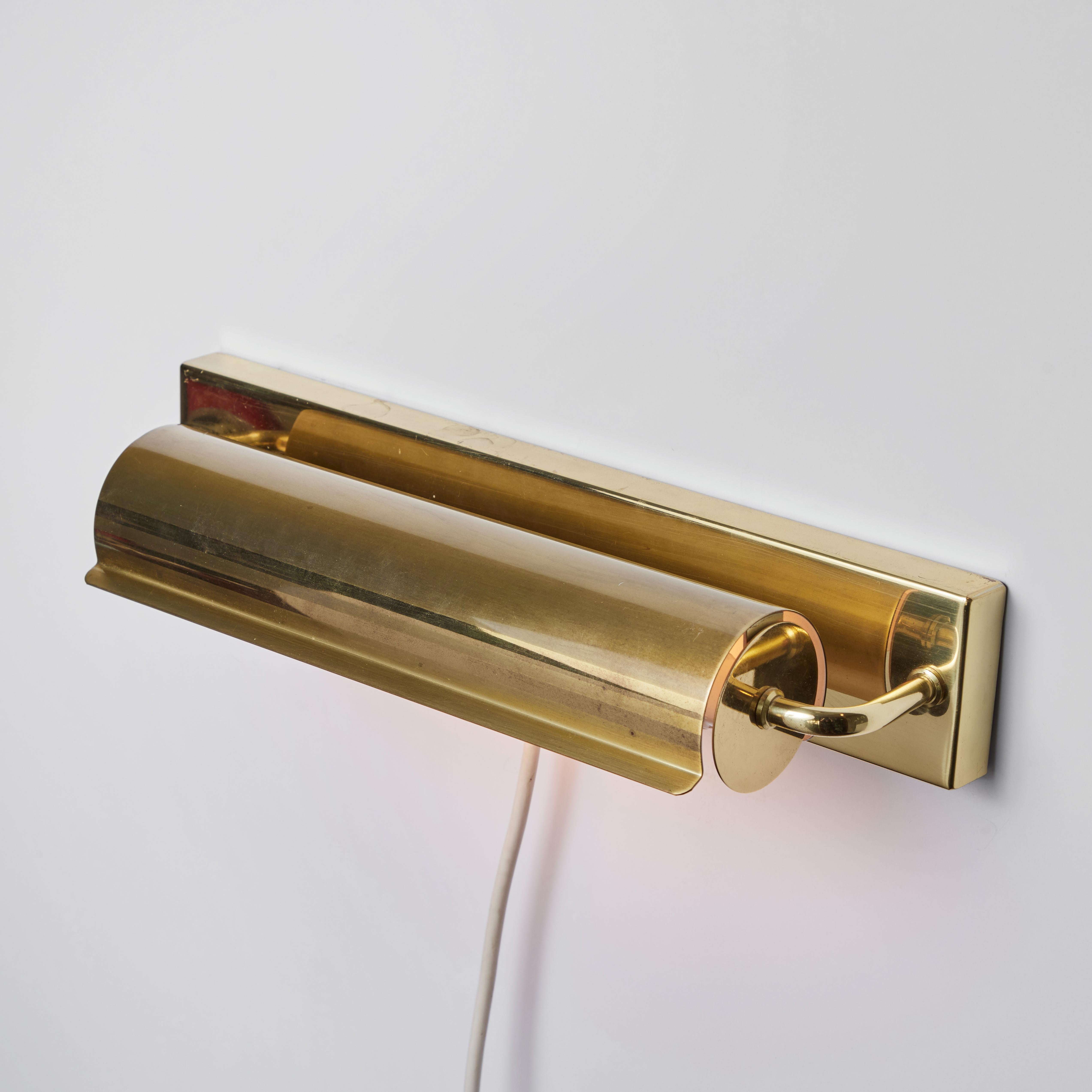Large 1960s Brass Rotating Wall Lamp in the Style of Charlotte Perriand For Sale 4
