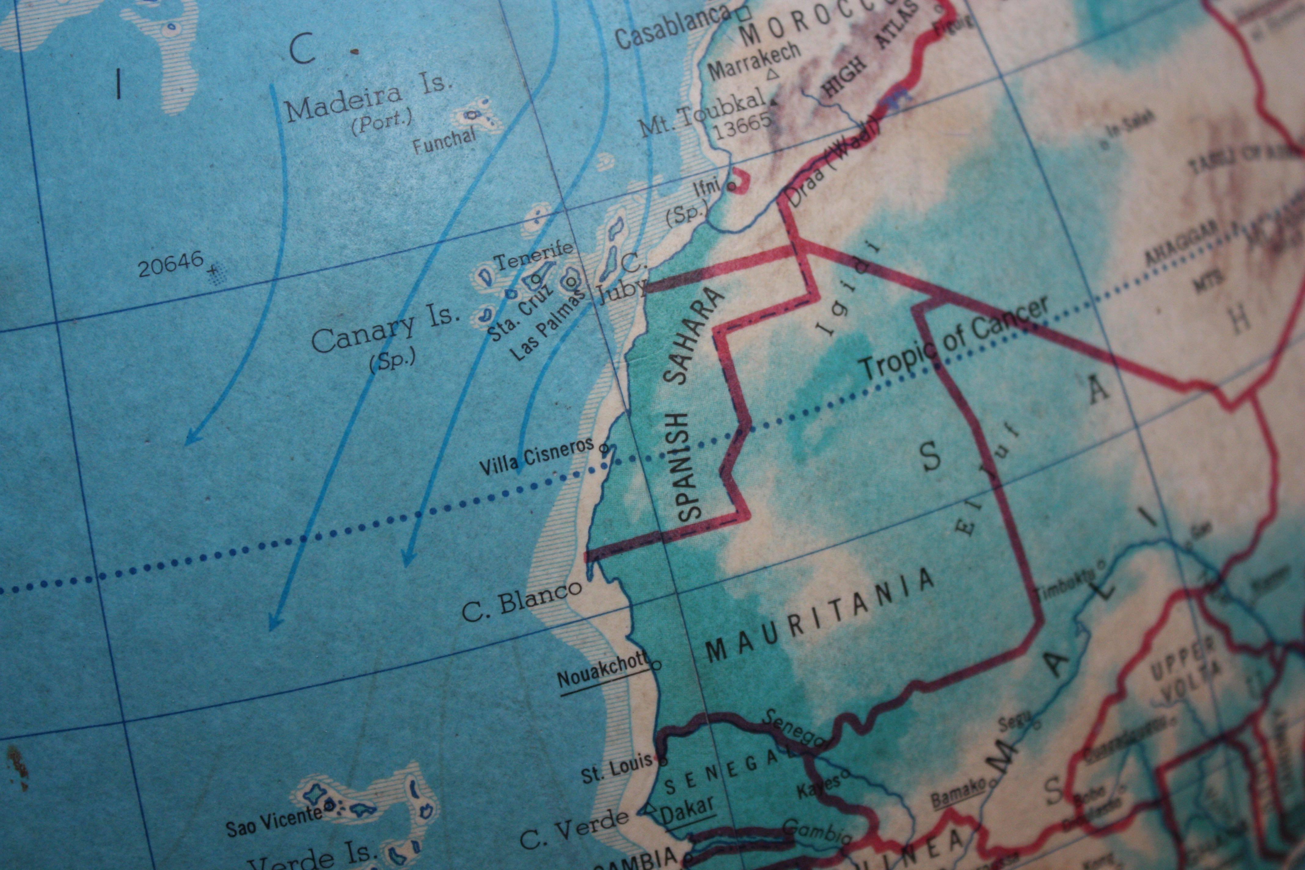 Large 1960s Cartocraft Visual-Relief Globe 3
