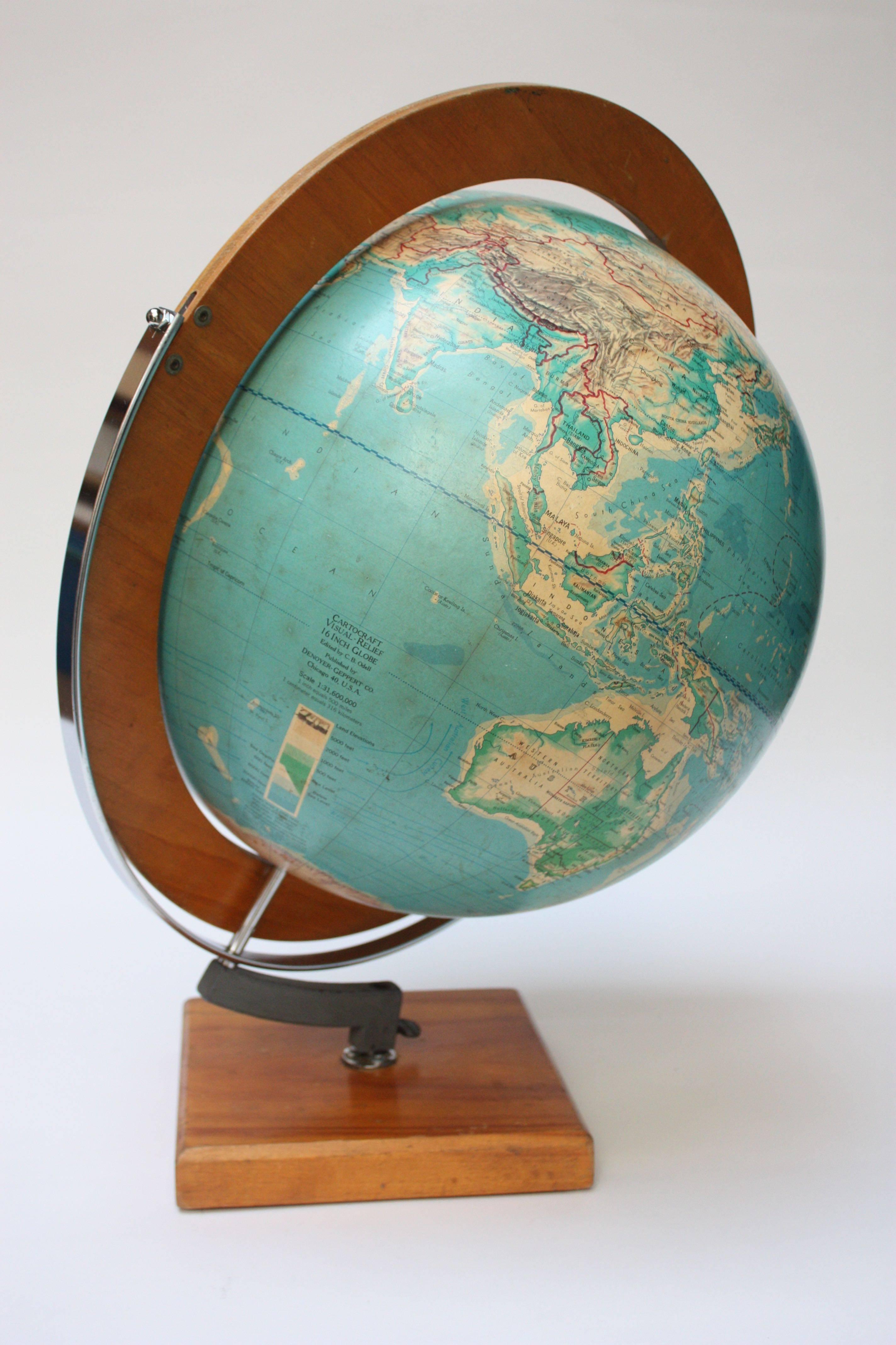 Large 1960s Cartocraft Visual-Relief Globe In Good Condition In Brooklyn, NY