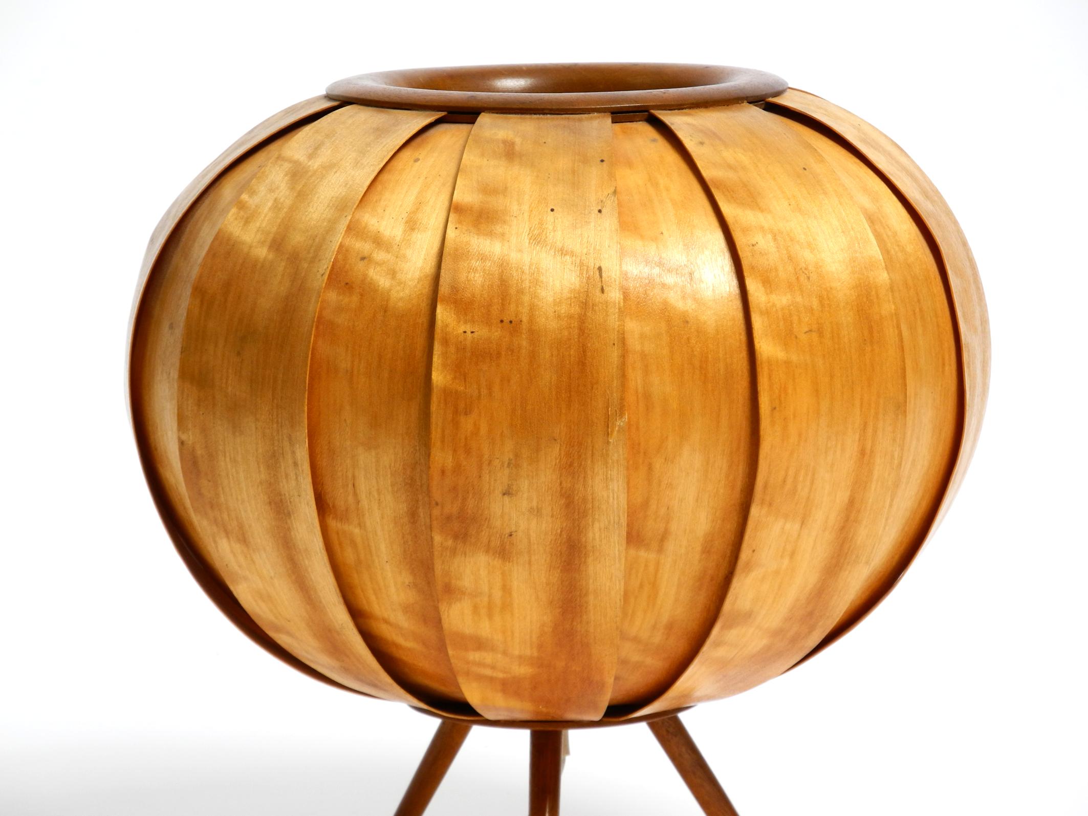 Grande lampe tripode en placage de bois tchèque des années 1960 par Stanislav Kučera pour ÚLUV. en vente 8