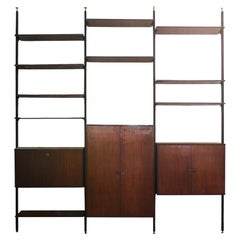 Large 1960s floor-to-ceiling bookcase in the style of Franco Albini