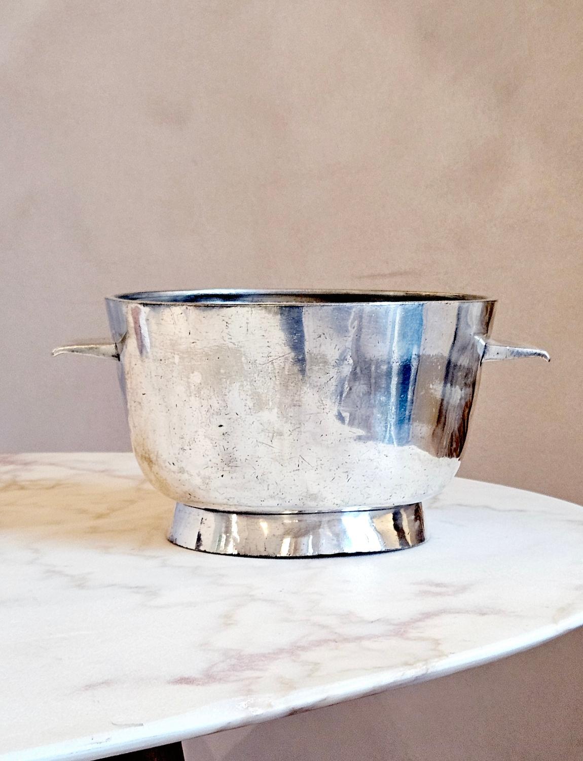 A very large silver bowl designed by Gio Ponti in the 1960s for Arthur Krupp Milano. Stamped Krupp Milano on the base, this iconic design piece is in very good condition with a beautiful patina. It is extremely large, also stamped 420cl on the base.