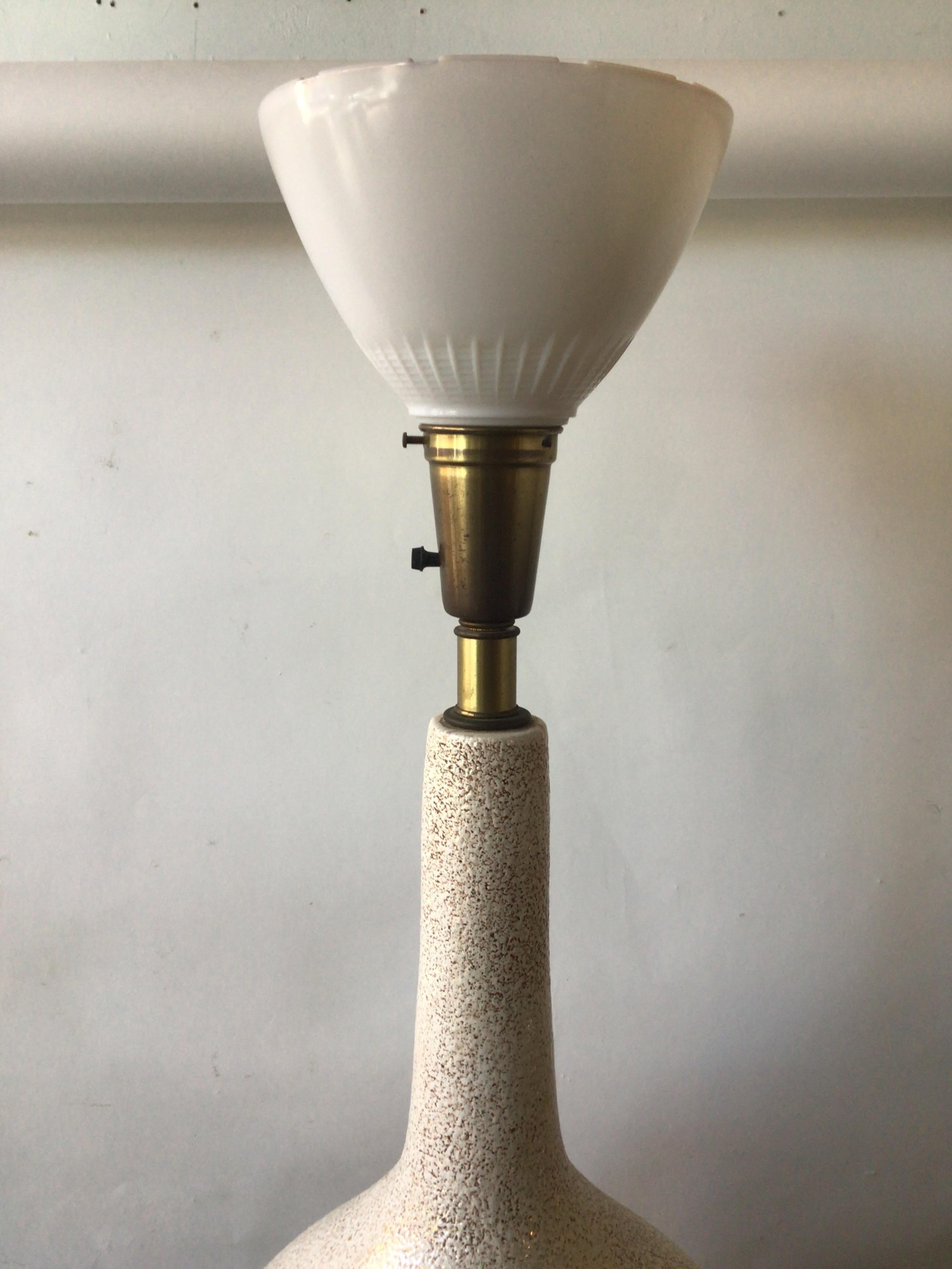 Large 1960s “Groovy” White Orange and Gold Ceramic Lamp on Wood Base For Sale 2