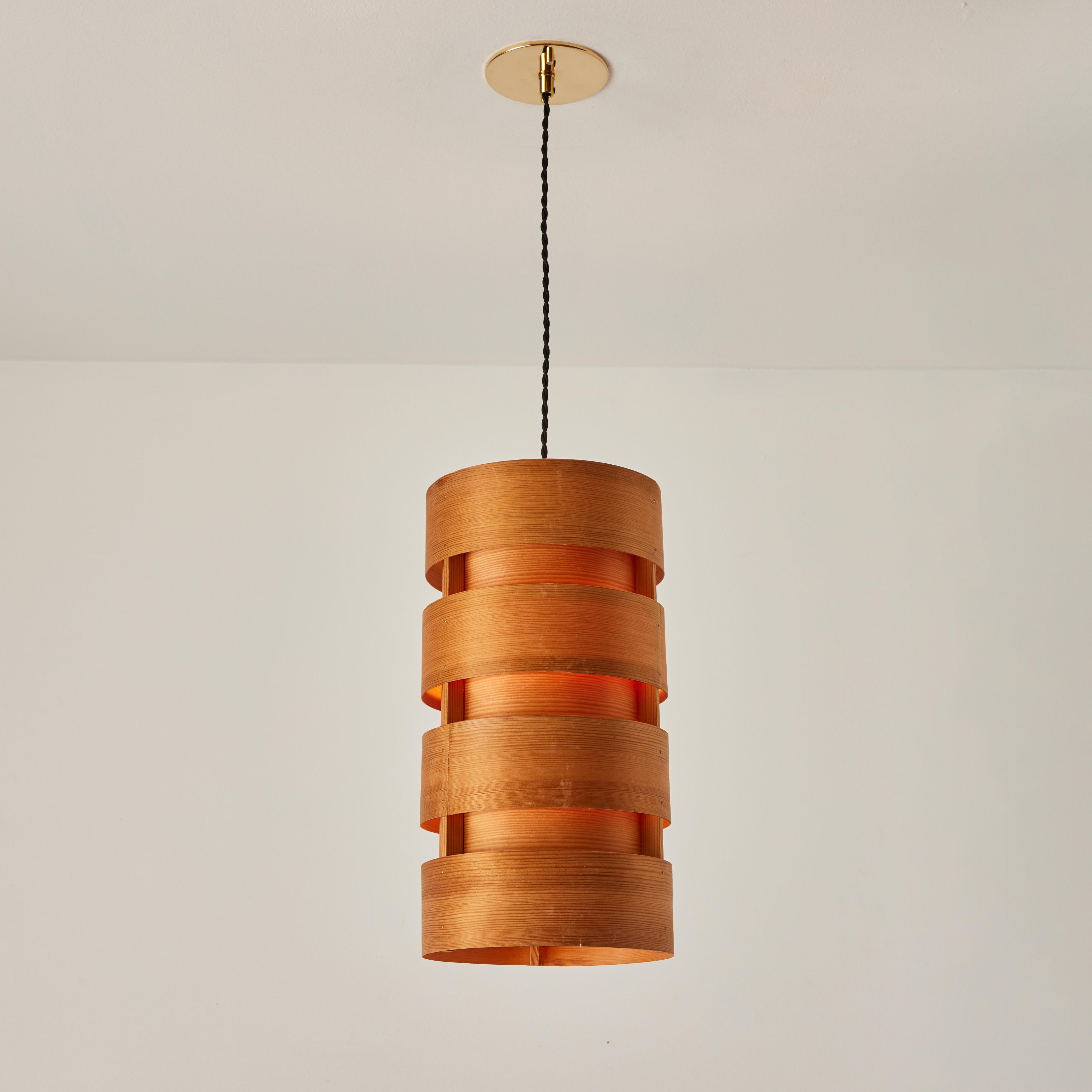 Grand pendentif cylindrique en bois cintré des années 1960 de Hans-Agne Jakobsson pour AB Ellysett en vente 5