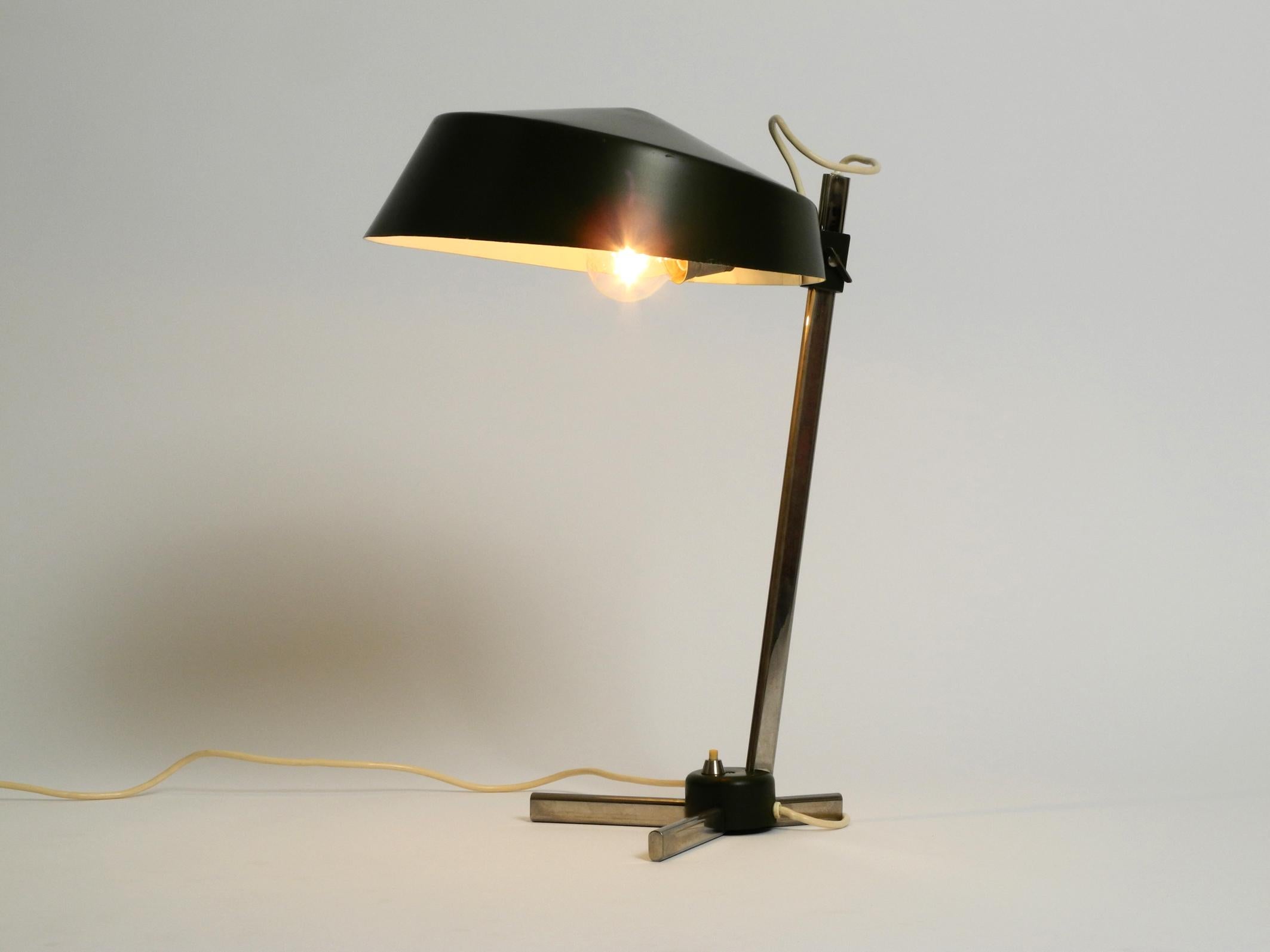 table lamps with adjustable shades