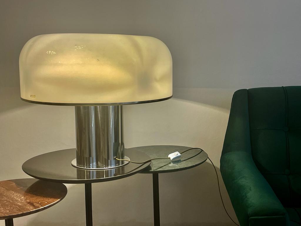 Large 1960's Italian Harvery Guzzini Table Lamp In Good Condition In Paris, FR