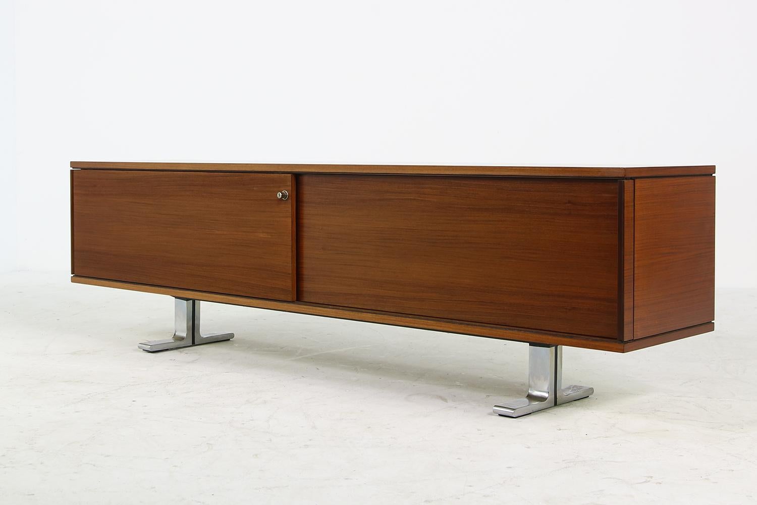 Large 1960s Knoll Art Collection Executive Desk with Leather and Two Sideboards 5