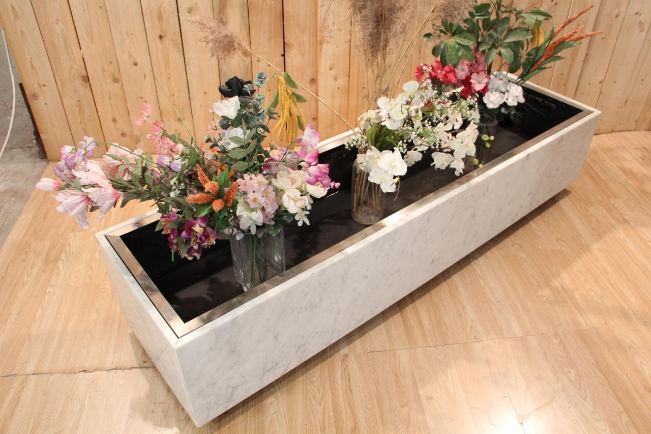 Jardinera grande de mármol y acero cepillado estilo Knoll de los años 60 en venta 3