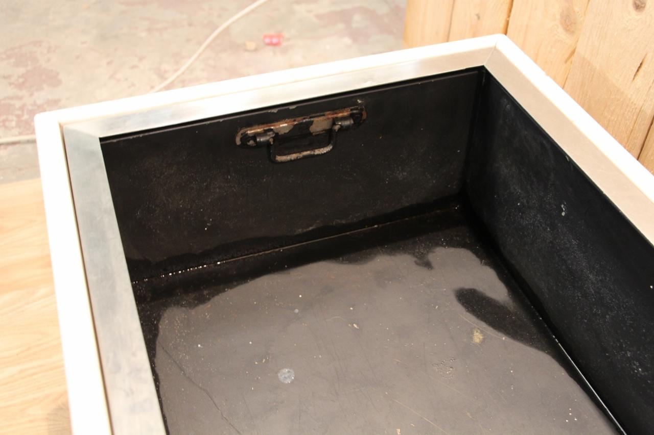 Jardinera grande de mármol y acero cepillado estilo Knoll de los años 60 Mármol en venta