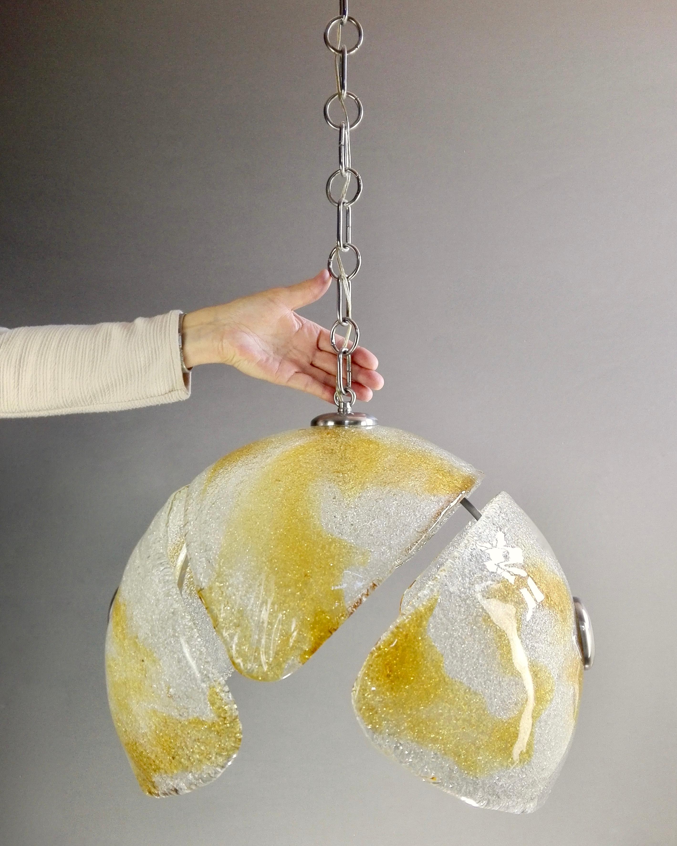 1960s Mazzega attributable Space Age Pendant Lamp in Murano Hand-Blown Glass  For Sale 11