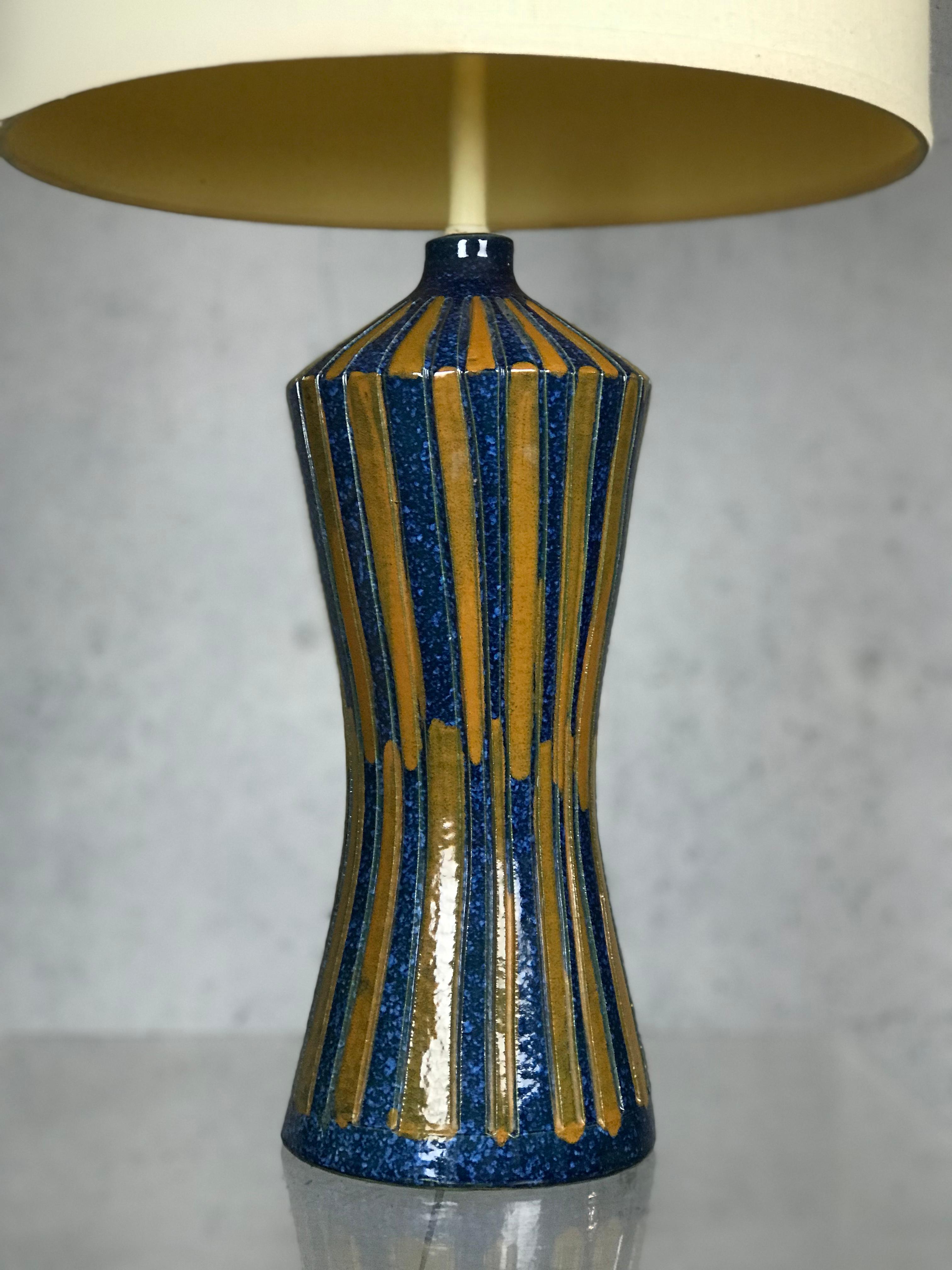 Large 1960s Modernist Italian Ceramic Lamp for Raymor In Good Condition In St.Petersburg, FL
