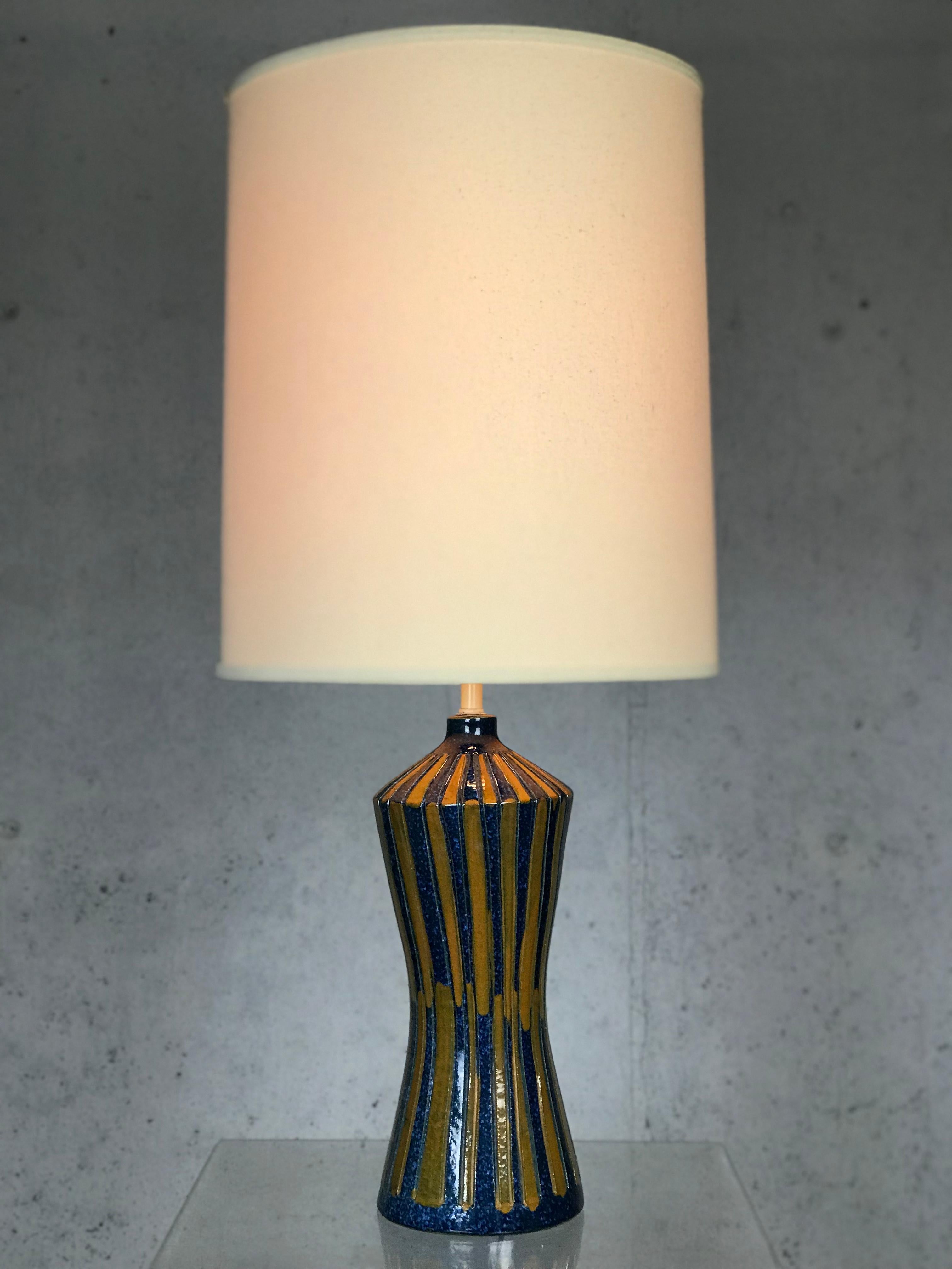 Large 1960s Modernist Italian Ceramic Lamp for Raymor 2