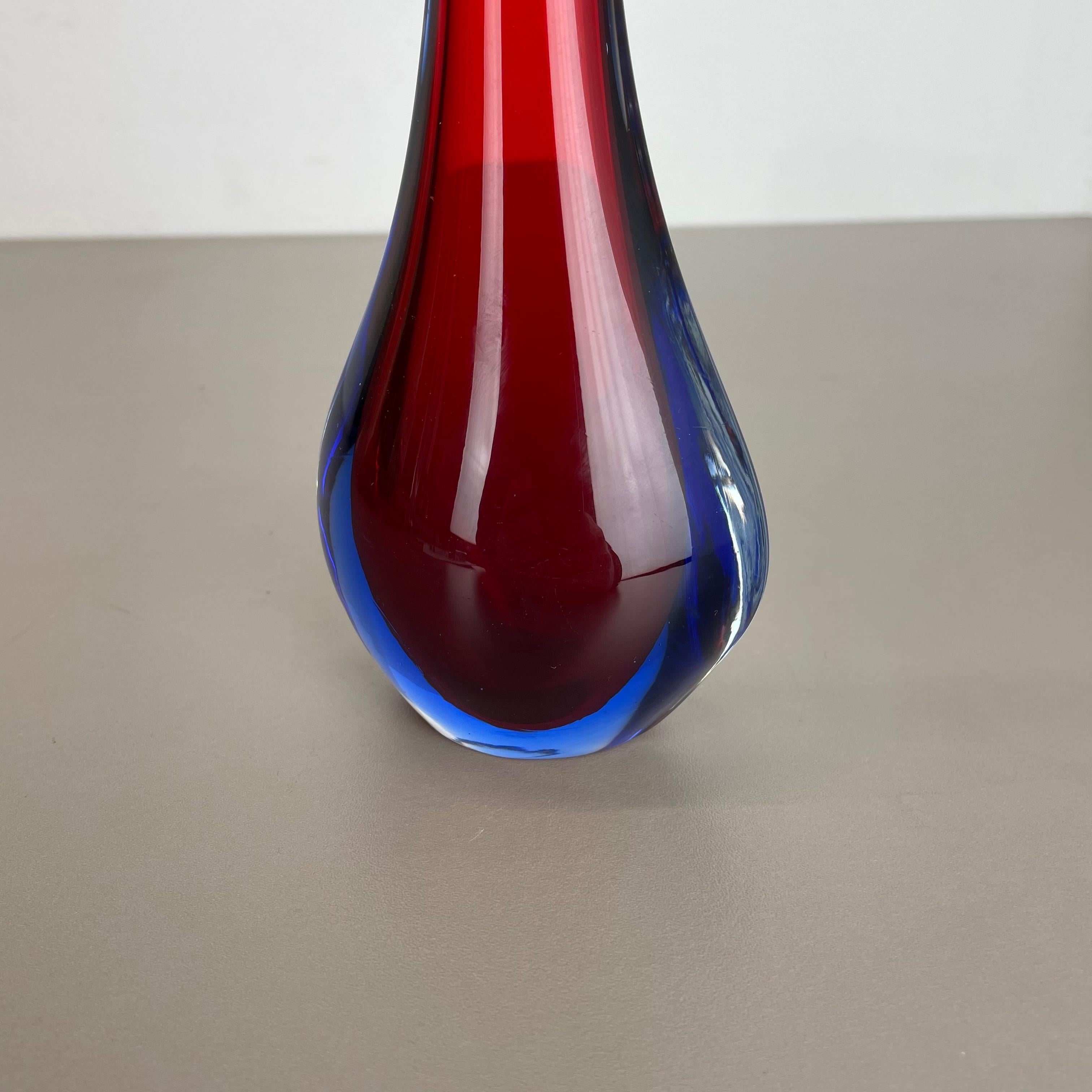 Große Vase aus Murano Glass Sommerso (29 cm) aus den 1960er Jahren mit einem Stem von Flavio Poli, Italien im Zustand „Gut“ im Angebot in Kirchlengern, DE
