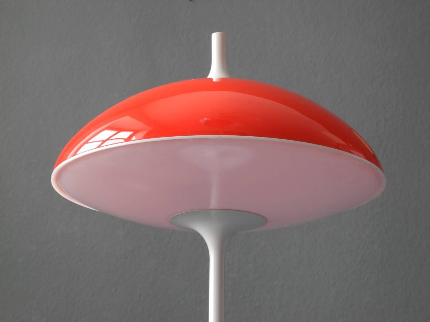 Ère spatiale Grande lampe de table Pop Art Space Age des années 1960 par Temde / Made in Switzerland
