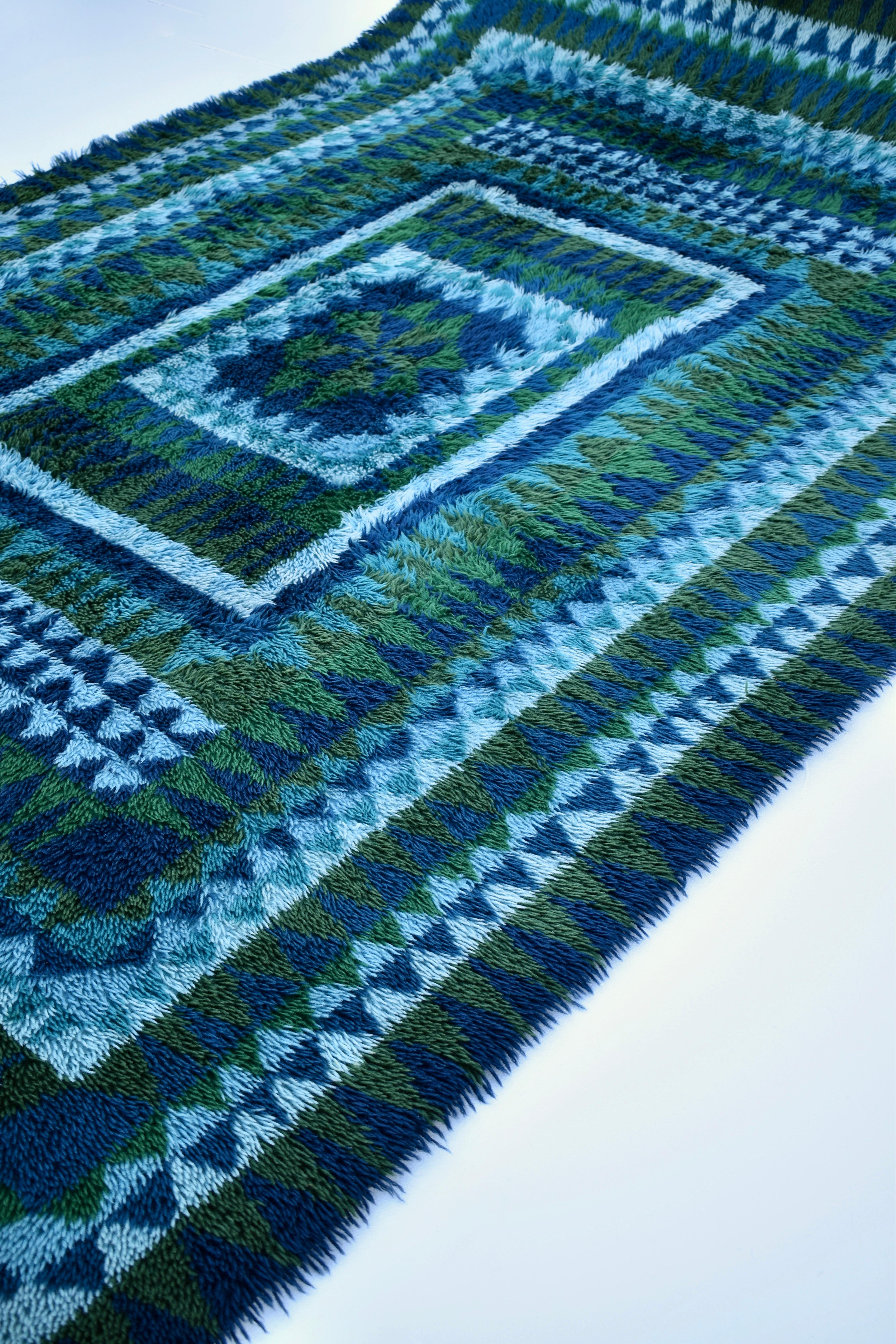 Grand tapis scandinave Rya en laine fait à la main des années 1960 en vente 1