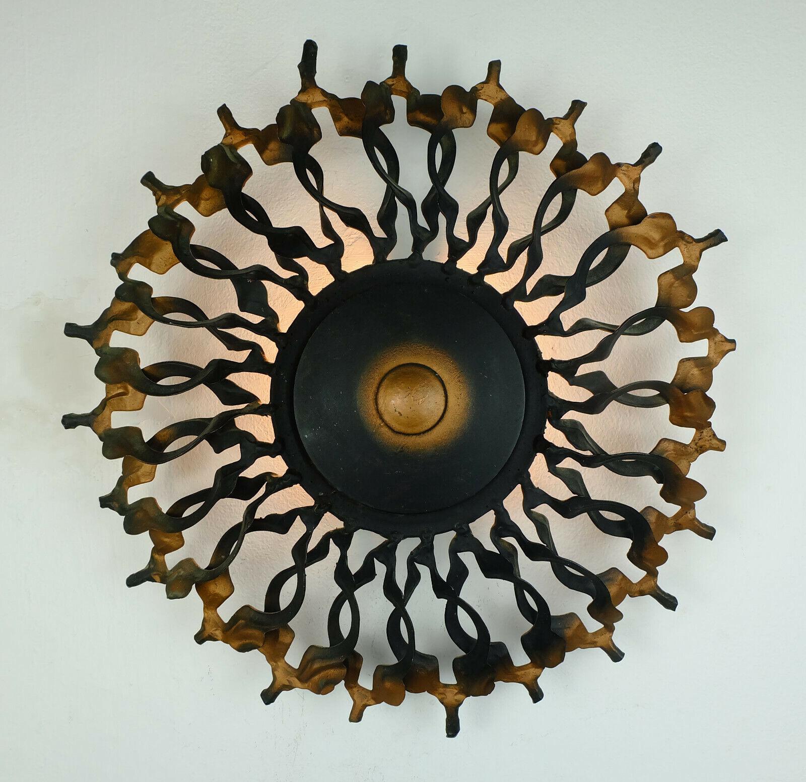 Large 1960s Sconce Midcentury Sunburst Brutalist Black Iron and Copper Colored In Good Condition For Sale In Mannheim, DE