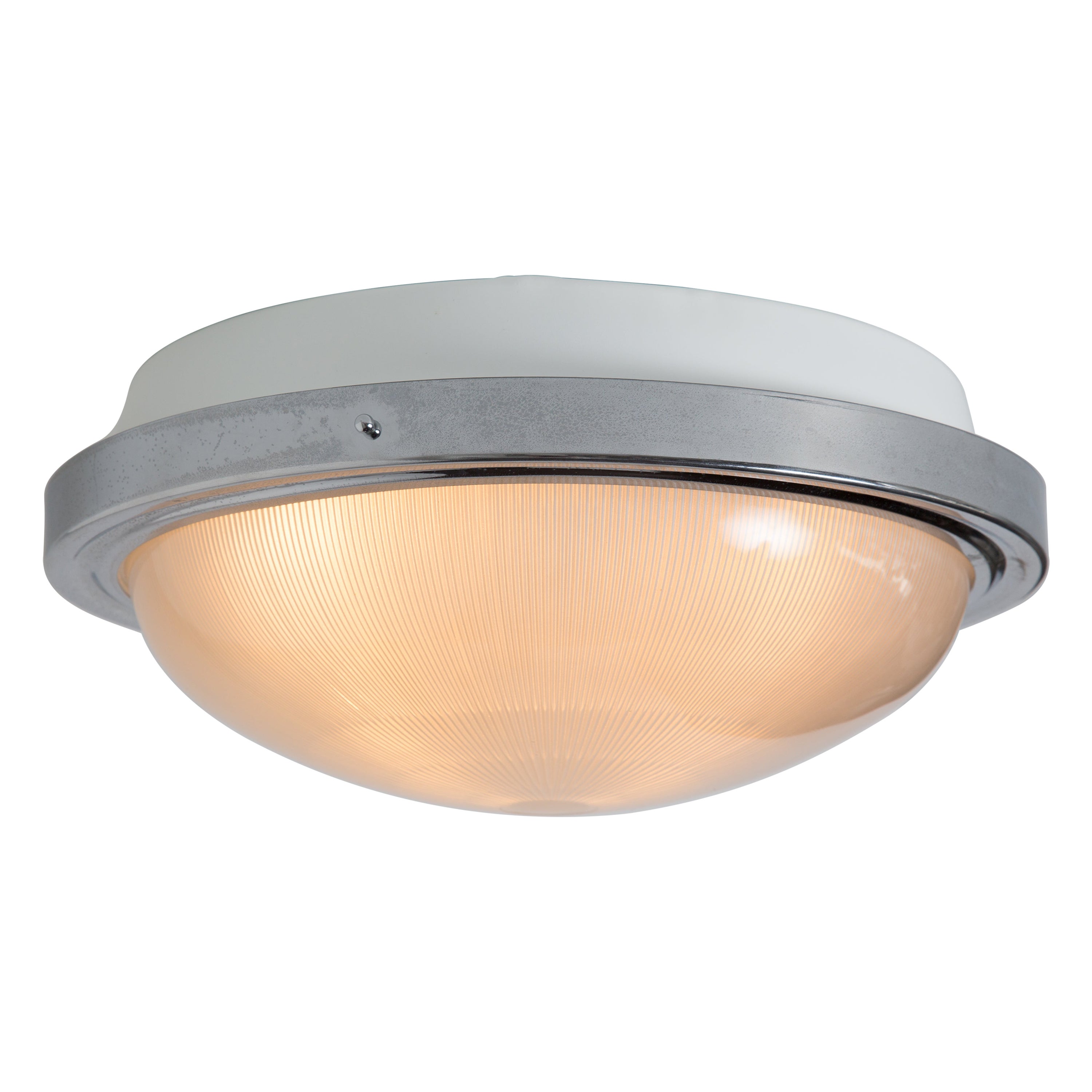 1960er Jahre Sergio Mazza Decken- oder Wandleuchte für Artemide. Ein minimalistisches italienisches Design aus Chrom, weiß lackiertem Metall und Pressglas.

Der 1931 in Italien geborene Sergio Mazza schuf in den 1960er Jahren zahlreiche ikonische