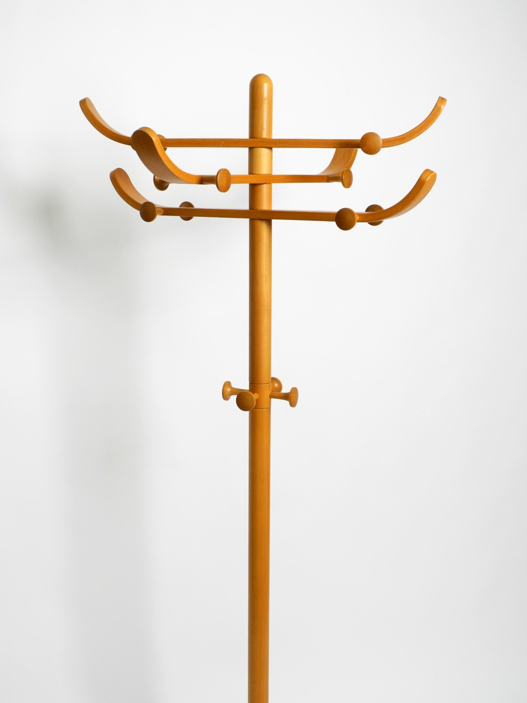 Danois Grand porte-manteaux en bois de hêtre massif des années 1960 par Aksel Kjersgaard pour Odder Mobler en vente