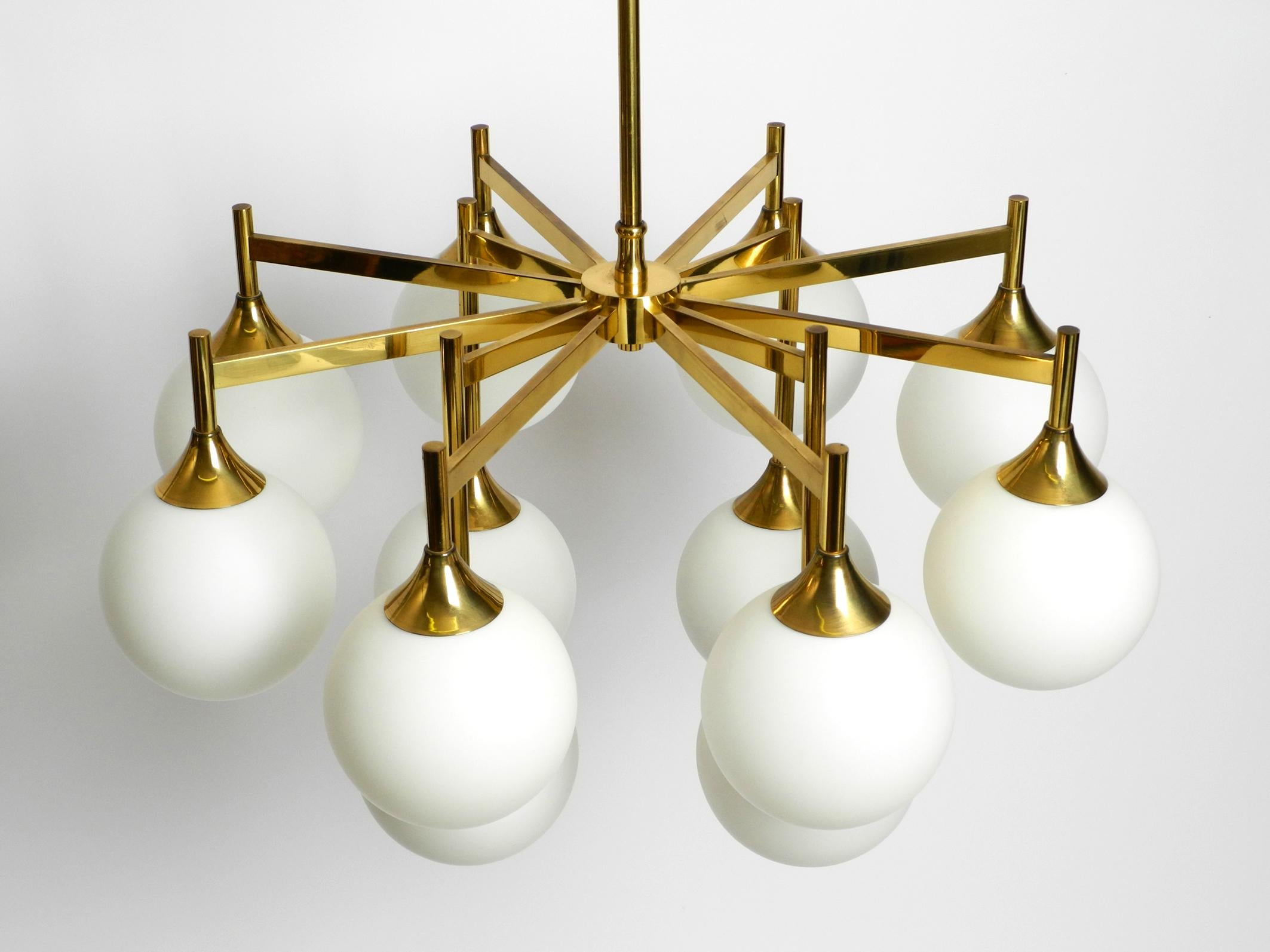 German Large 1960s Space Age Kaiser brass ceiling lamp with 12 white glass balls For Sale