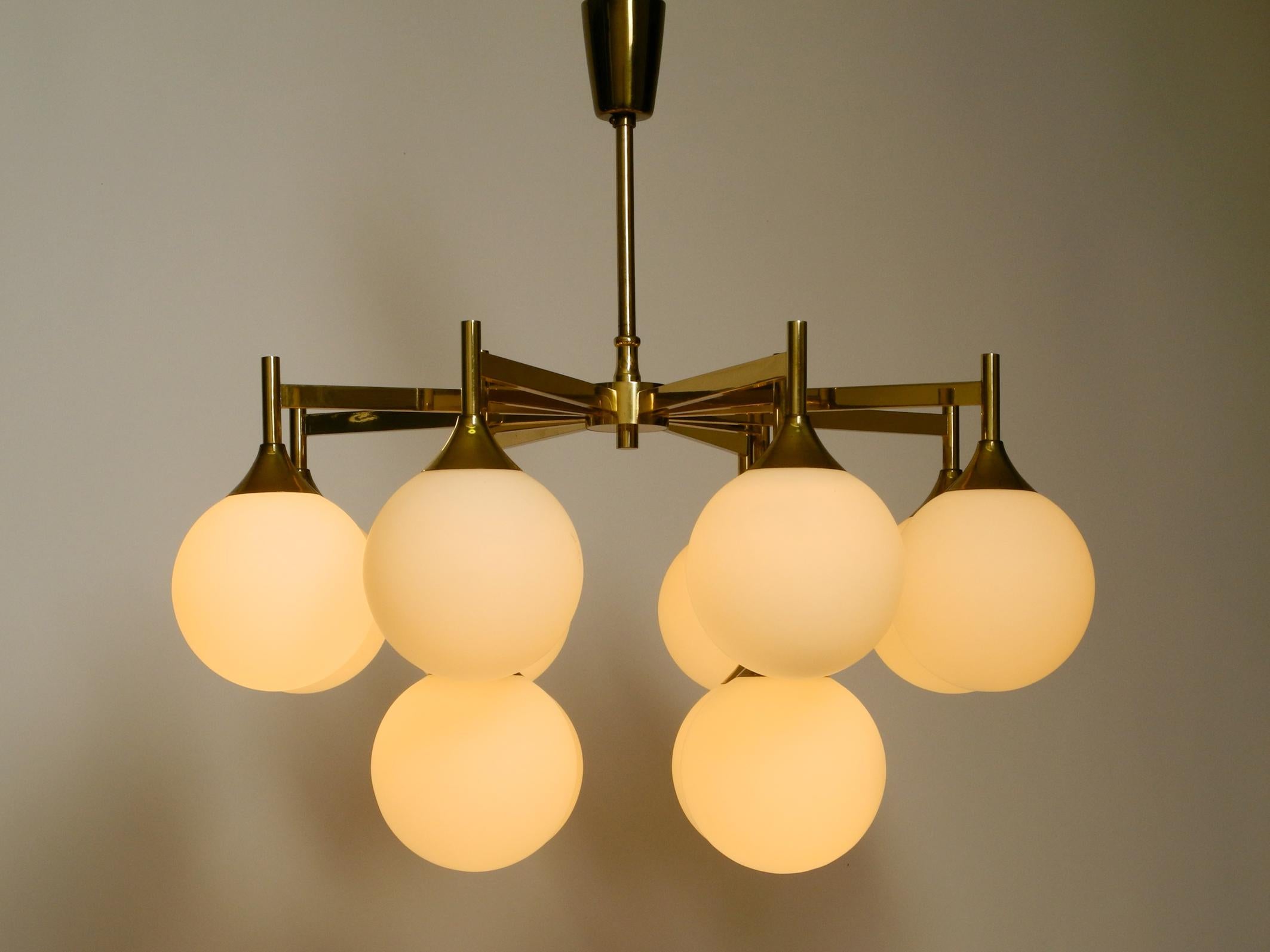Brass Large 1960s Space Age Kaiser brass ceiling lamp with 12 white glass balls For Sale