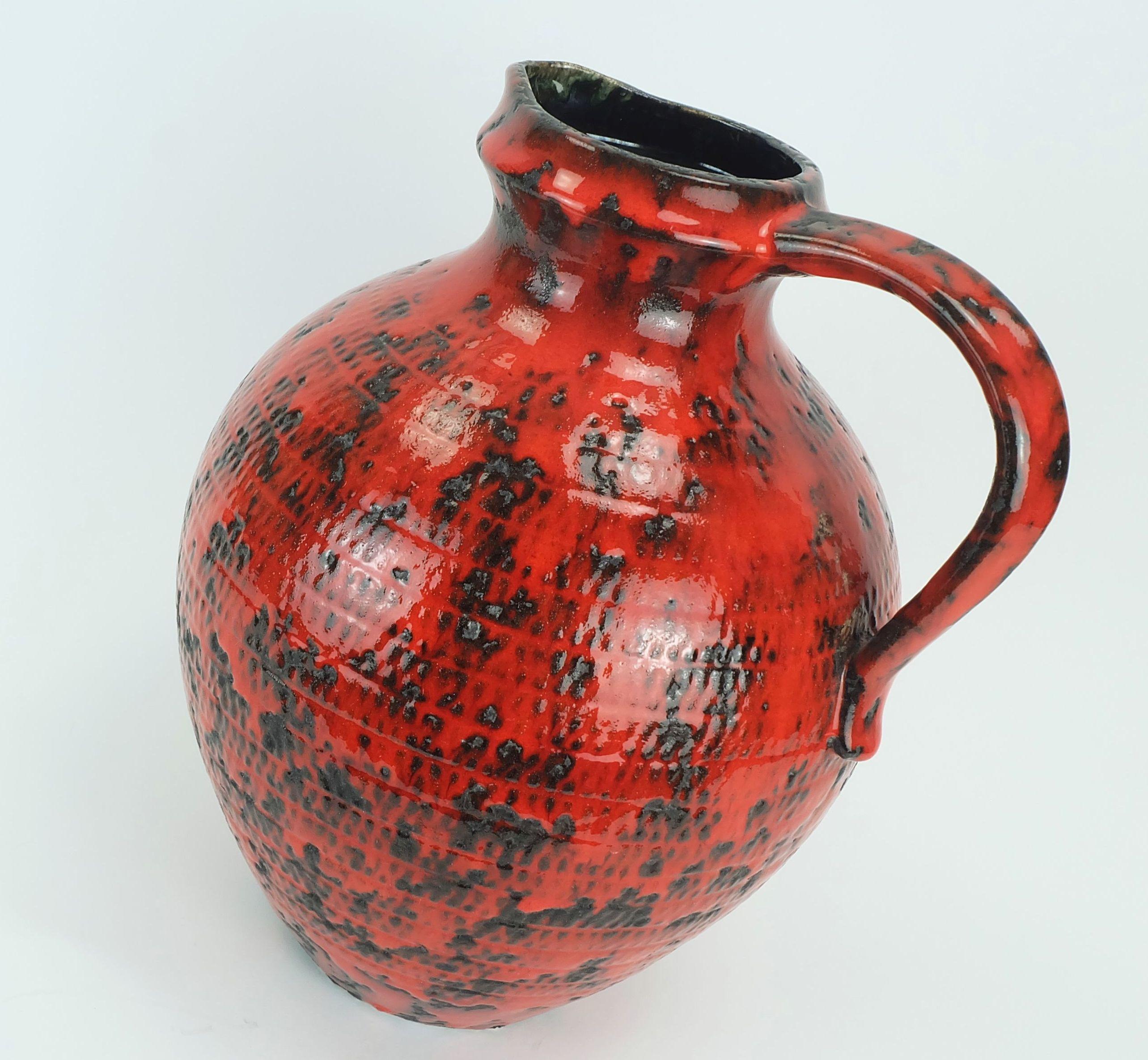 German large 1960's VASE jug fohr-keramik model 490-30 black red relief decor fat lava For Sale