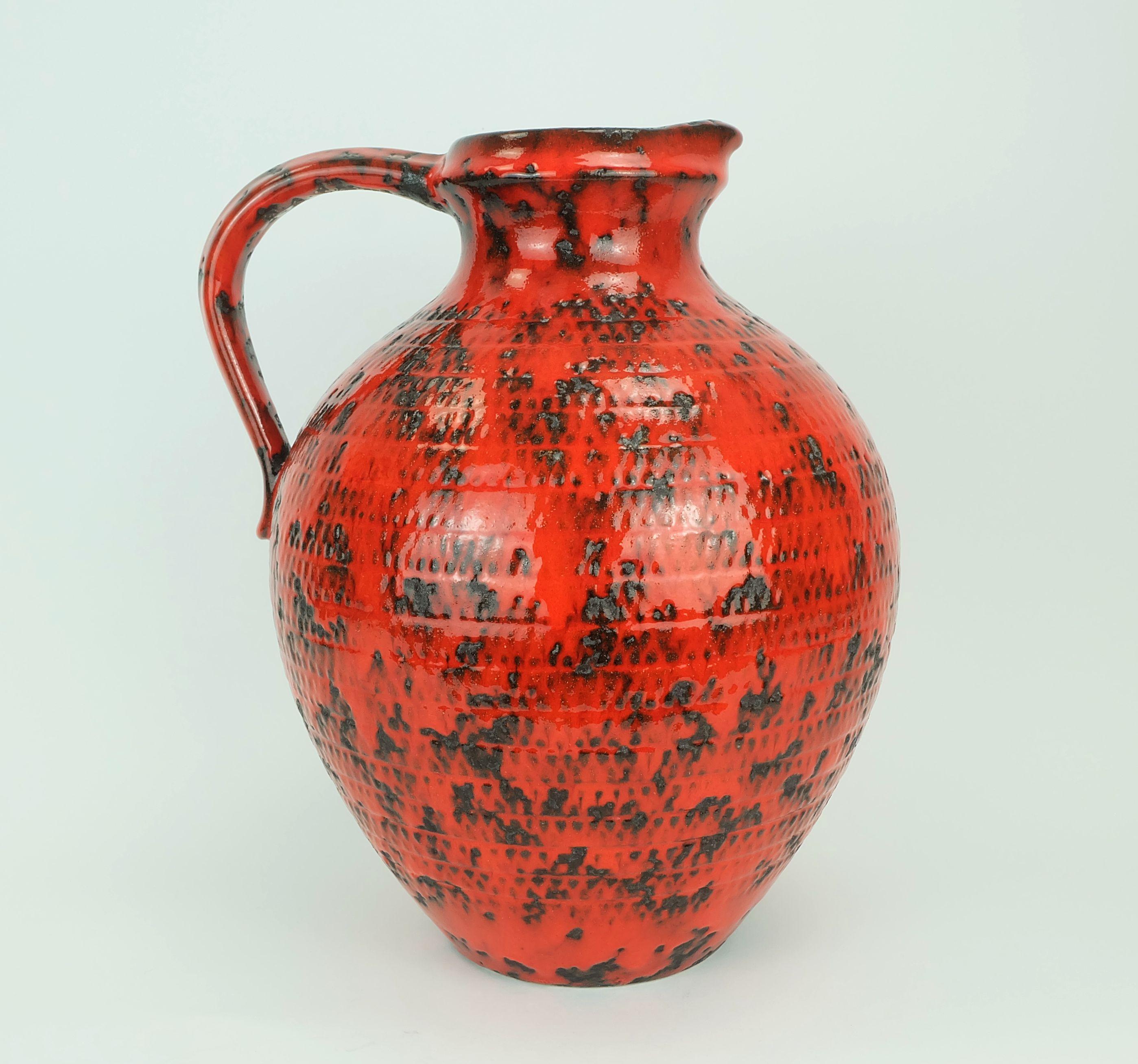 large 1960's VASE jug fohr-keramik model 490-30 black red relief decor fat lava In Good Condition For Sale In Mannheim, DE