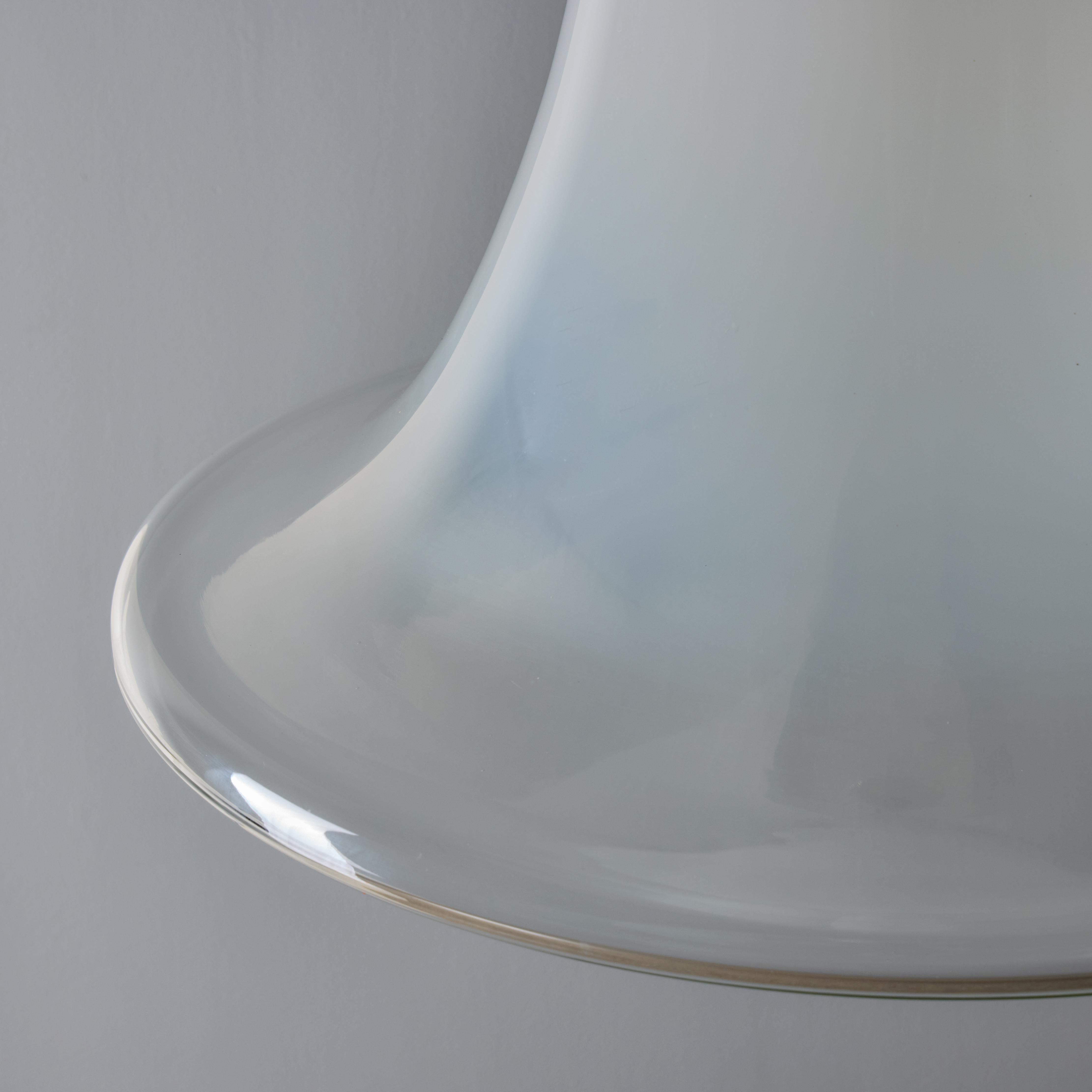 Grande lampada a sospensione in vetro soffiato di Murano Vistosi Modello #L261 