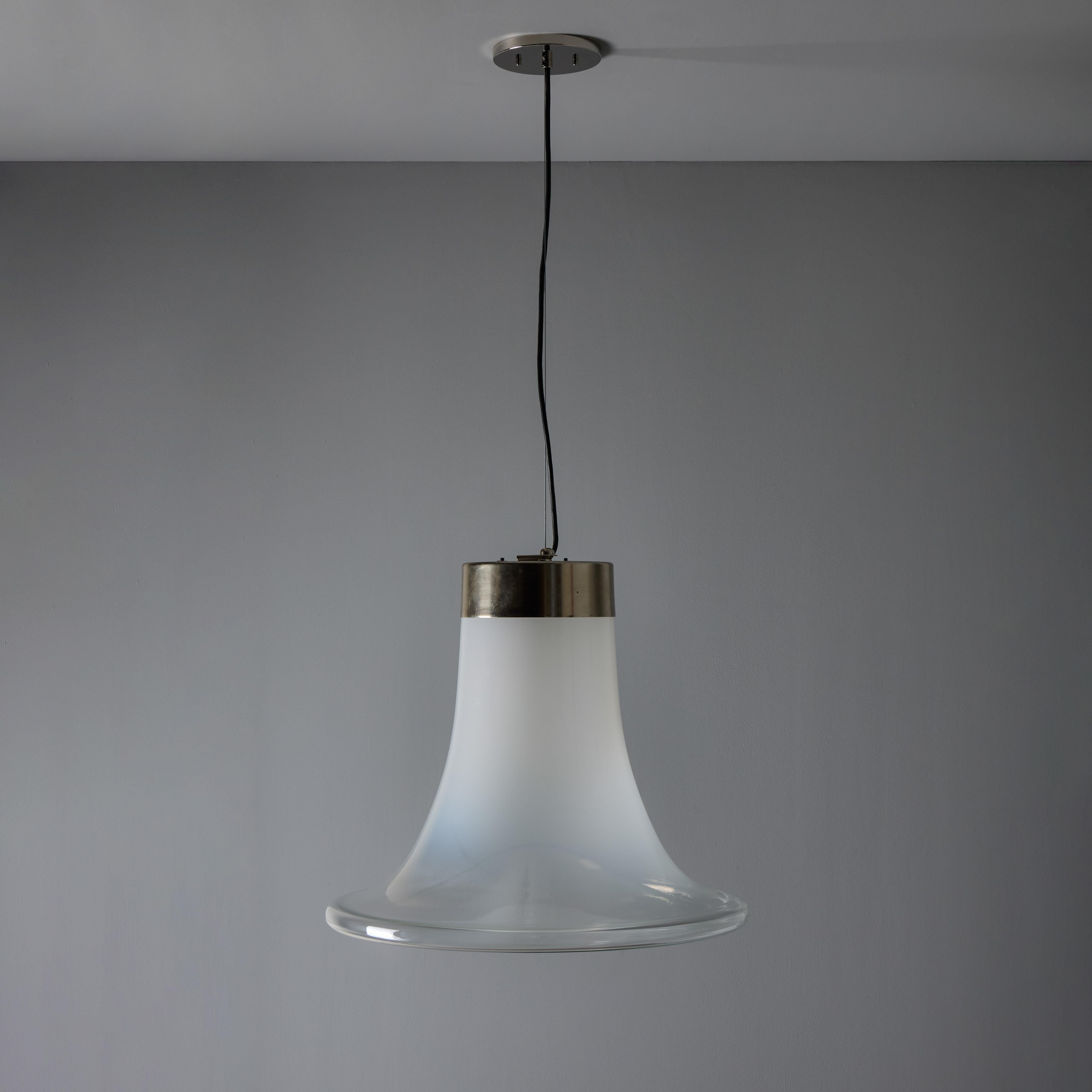 Grande lampada a sospensione in vetro soffiato di Murano Vistosi Modello #L261 