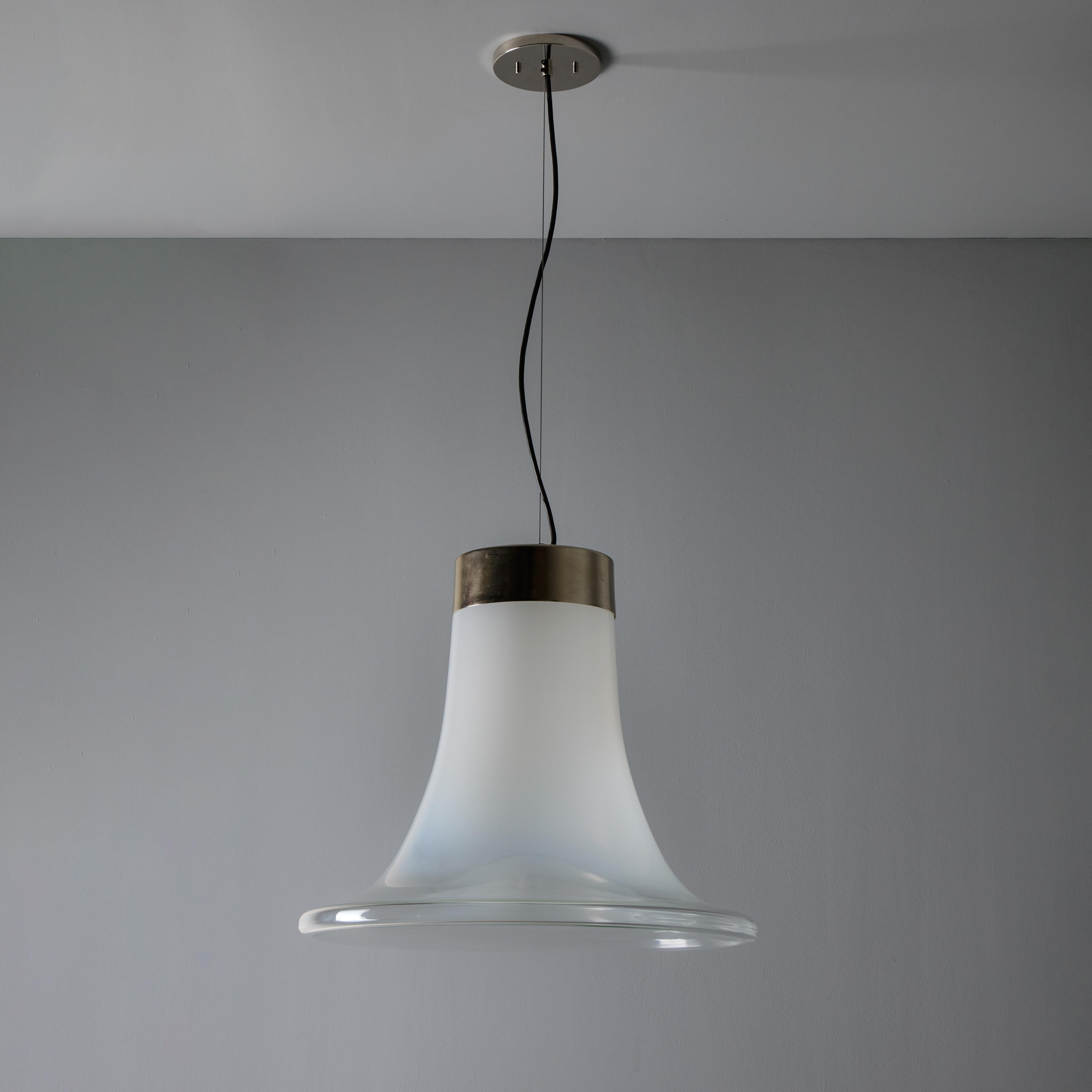 Mid-Century moderno Grande lampada a sospensione in vetro soffiato di Murano Vistosi Modello #L261 