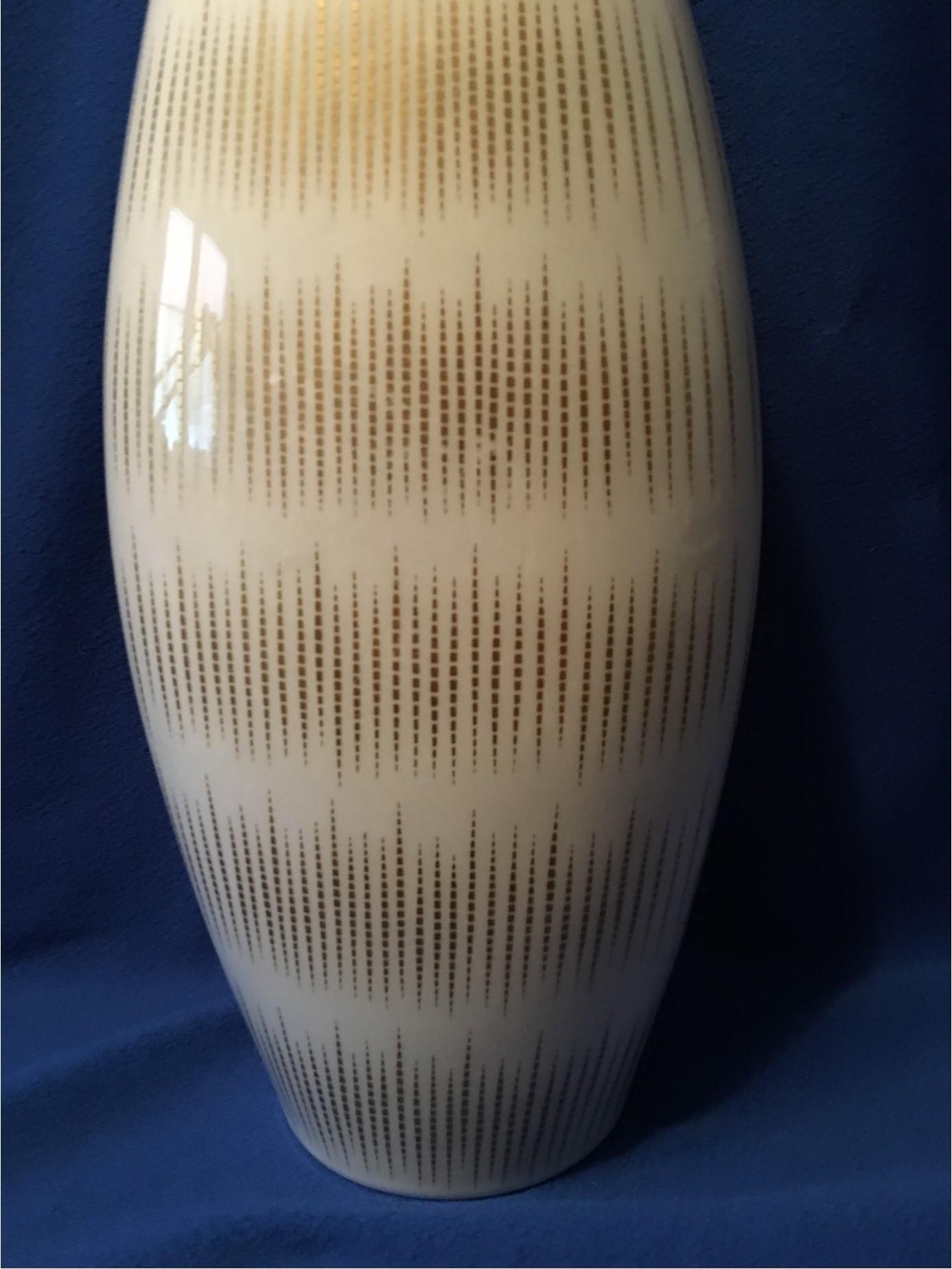 Large 1960s White Vase with Gold Stripes by Thomas of Rosenthal, Germany For Sale 1