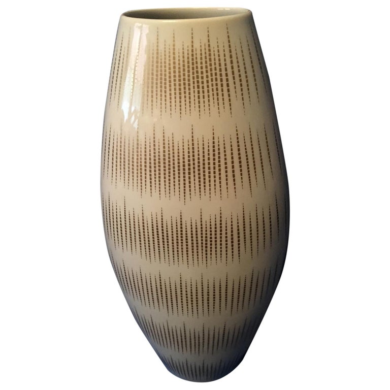 Large 1960s White Vase with Gold Stripes by Thomas of Rosenthal, Germany For Sale