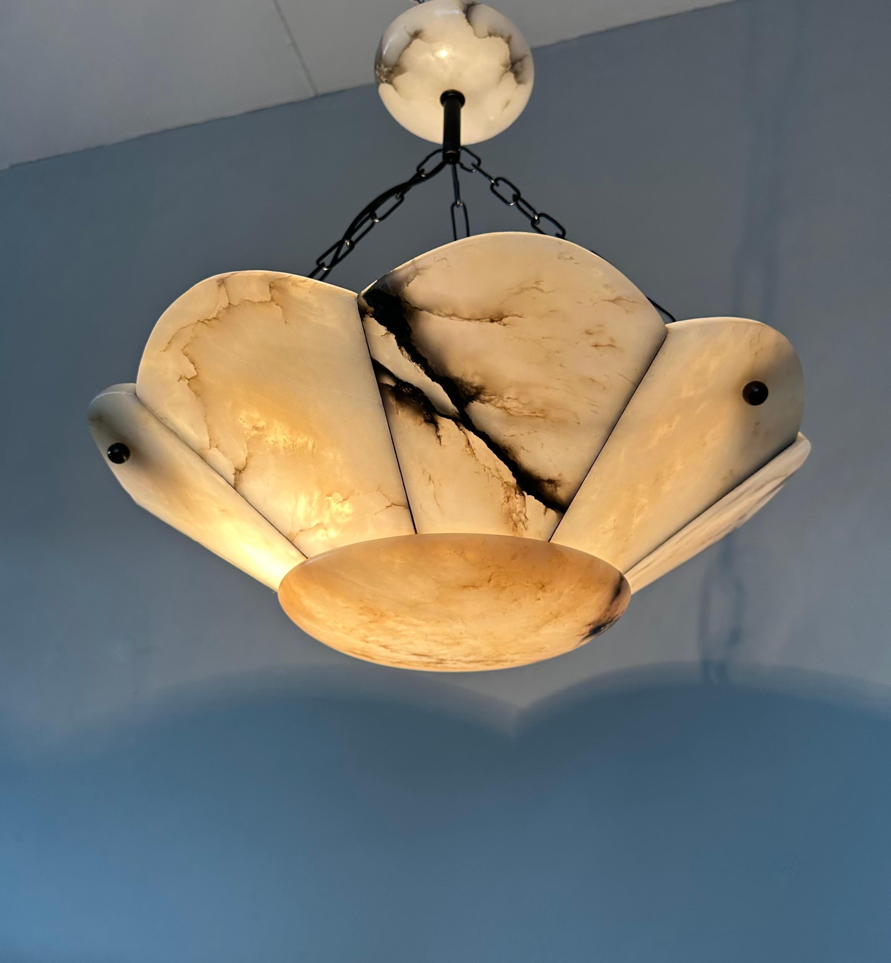Grande pendente a forma di fiore stilizzato in alabastro bianco e nero Art Deco 19.7Ø in vendita 7