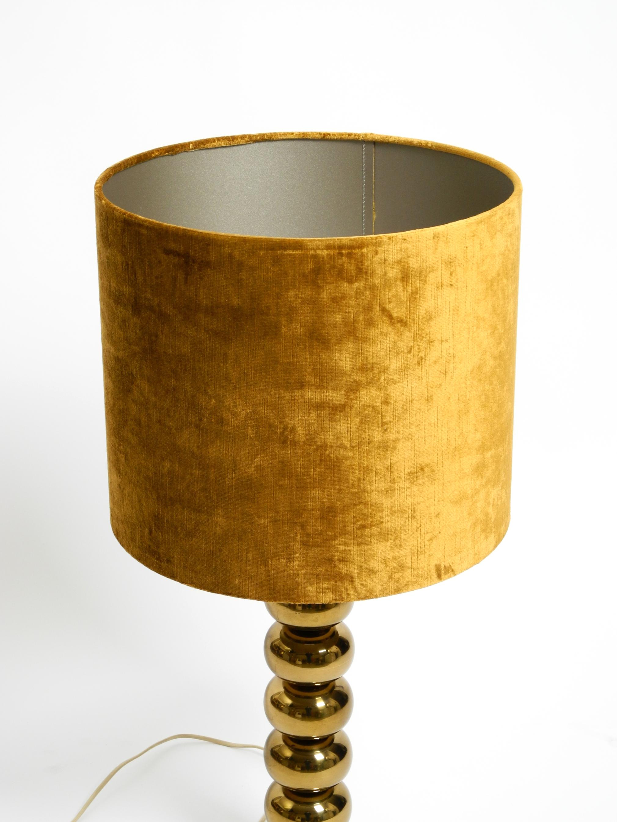 Large 1970s brass table lamp with new velvet shade by Aneta Växjö Sweden In Good Condition For Sale In München, DE