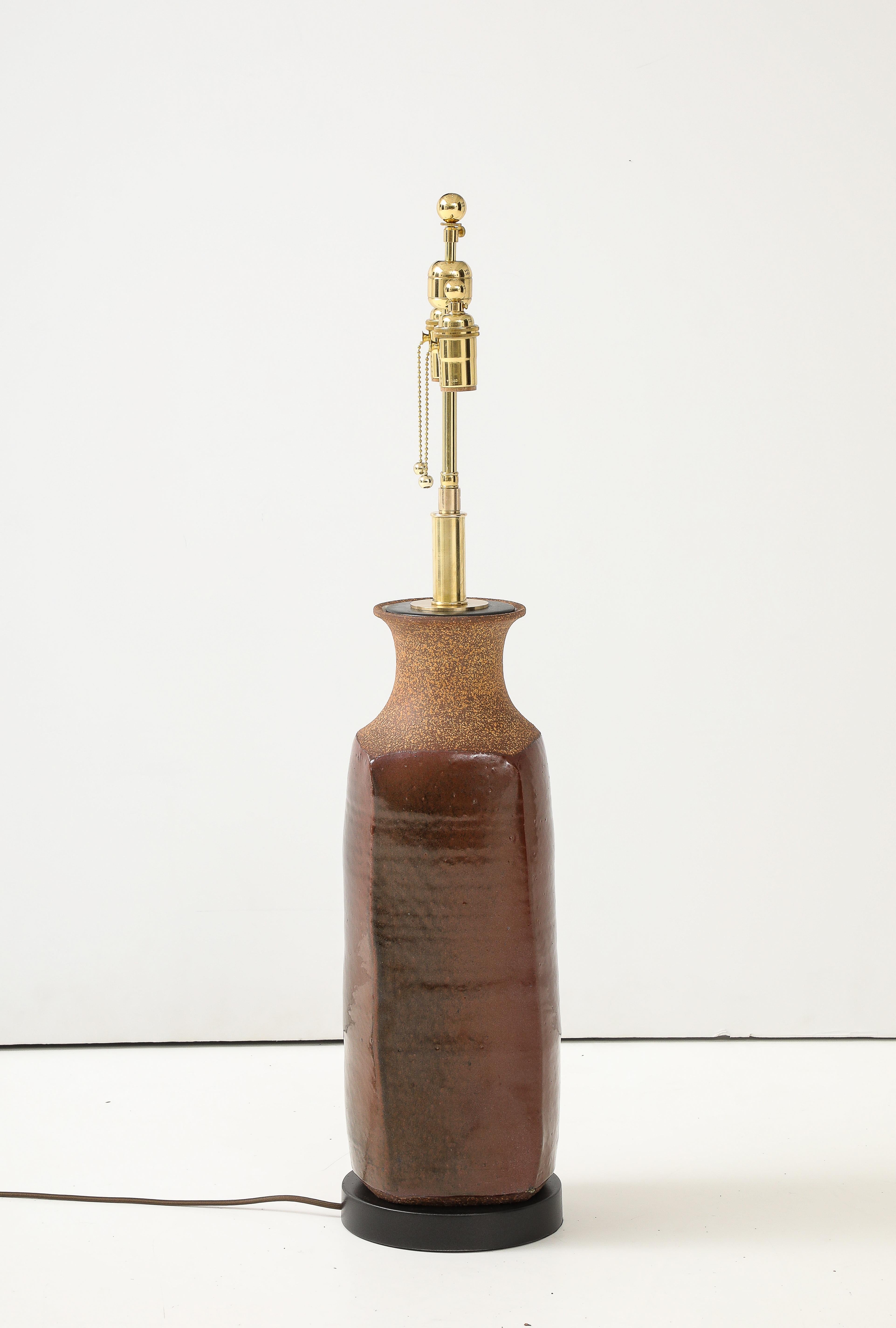 Grande lampe en poterie californienne des années 1970 par l'artiste céramiste The Brent Bennetts en vente 1